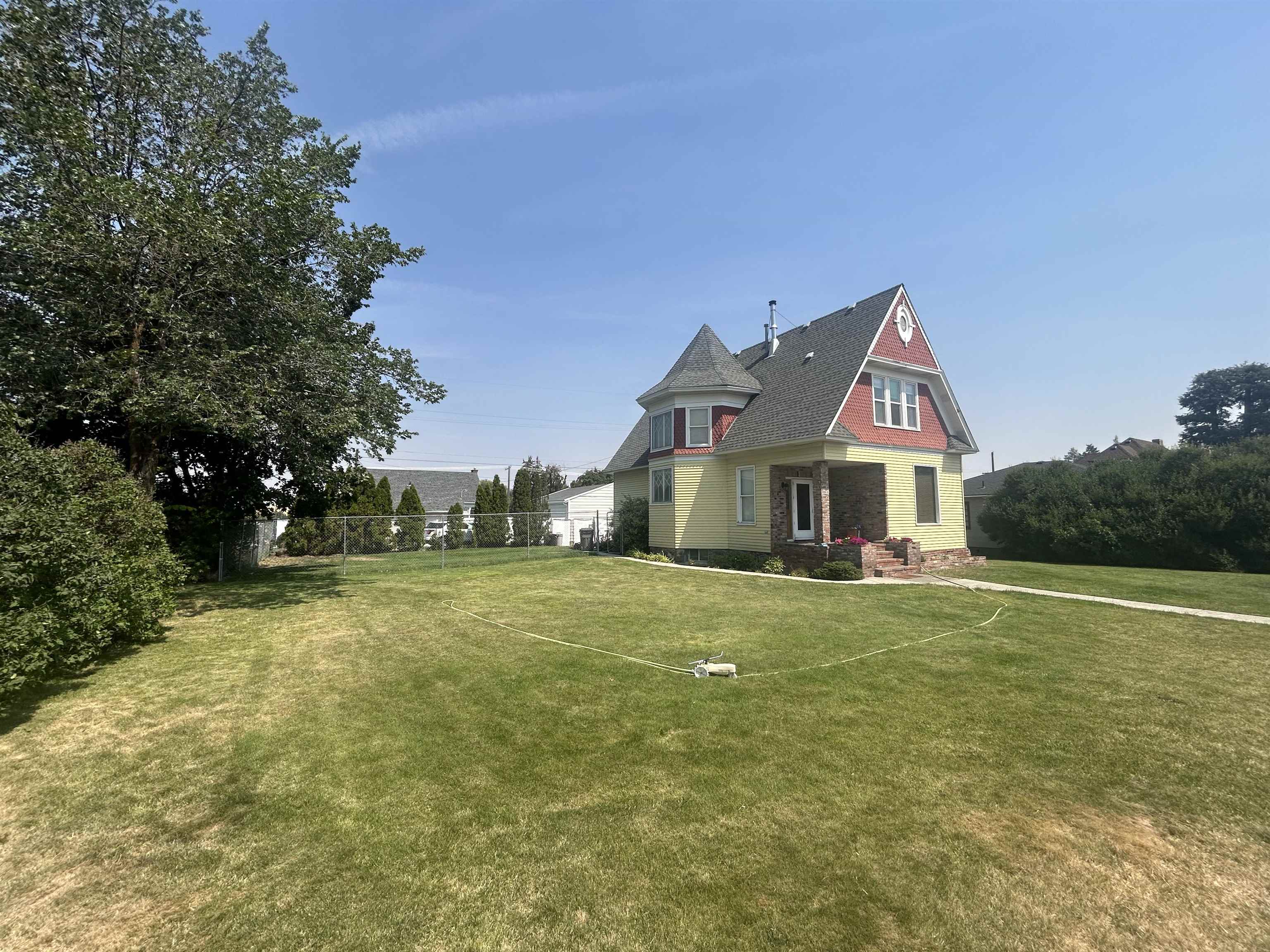 520 Marshall St - Photo 4