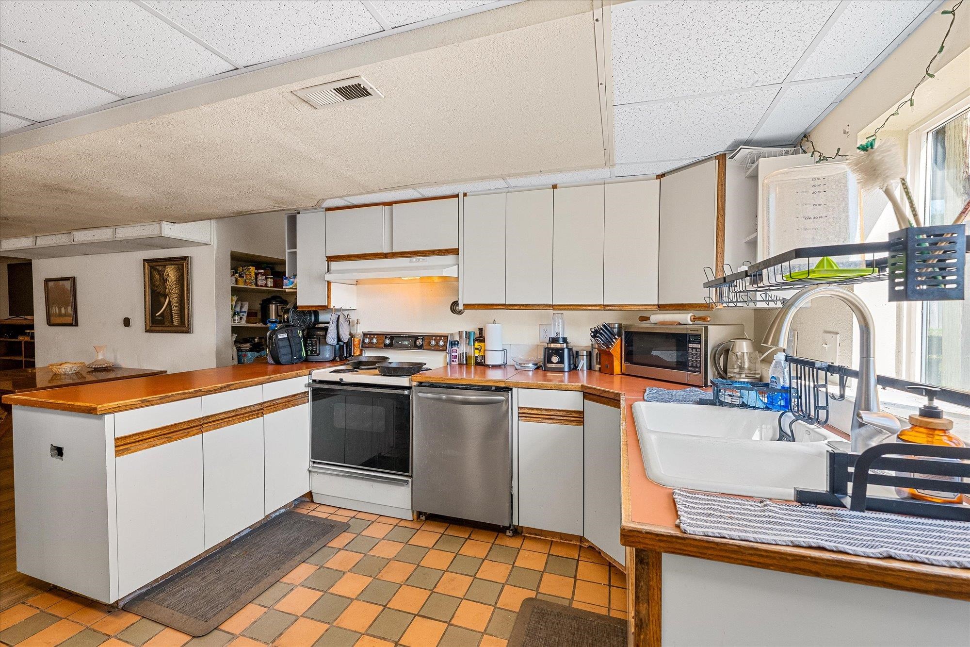 1924 E Weile Ave - Photo 8