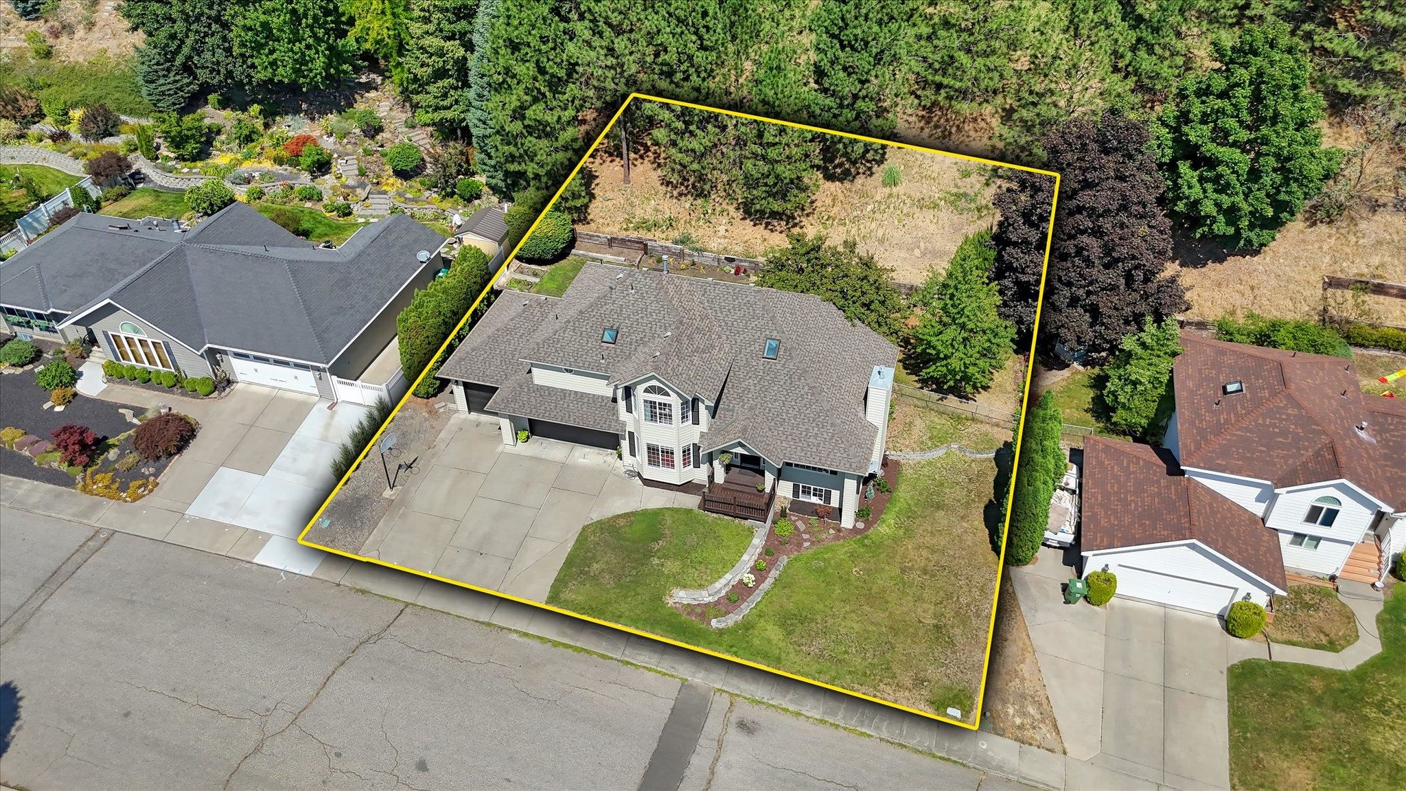 10108 N SEMINOLE Dr - Photo 2