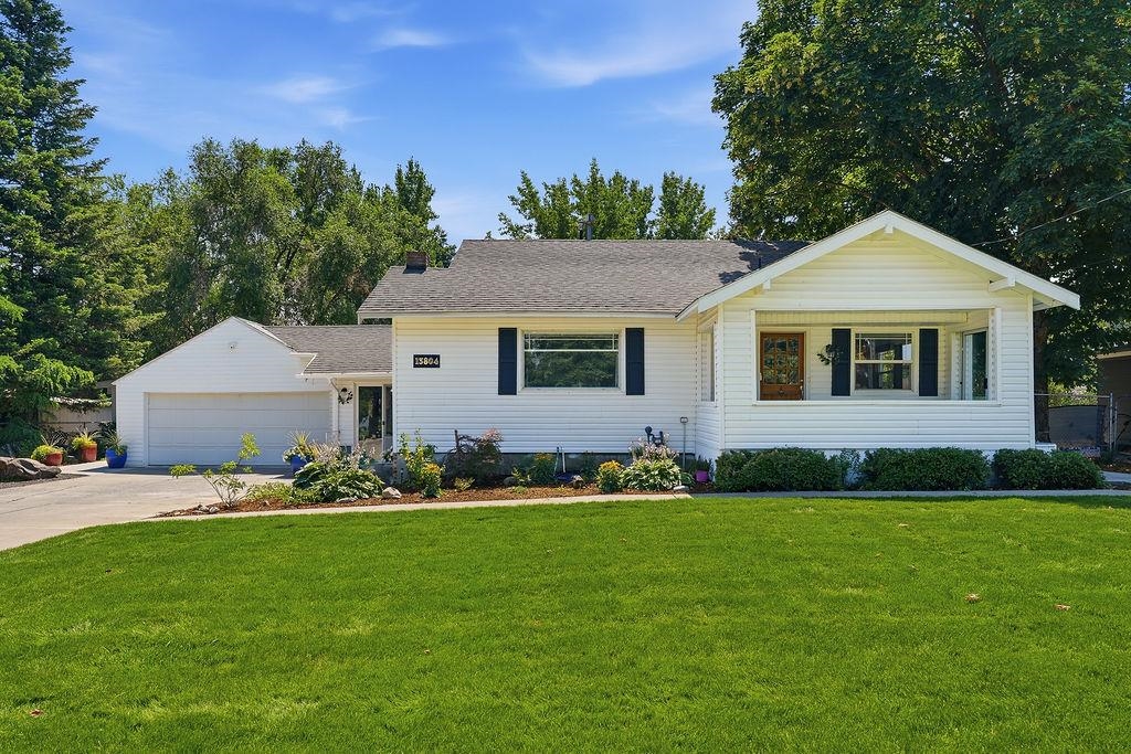 13804 E 16th Ave - Photo 1