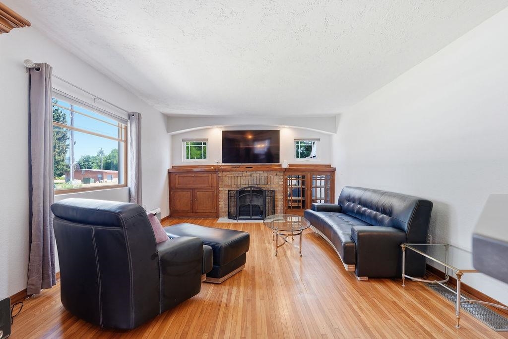 13804 E 16th Ave - Photo 4