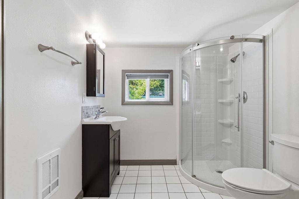 13804 E 16th Ave - Photo 35