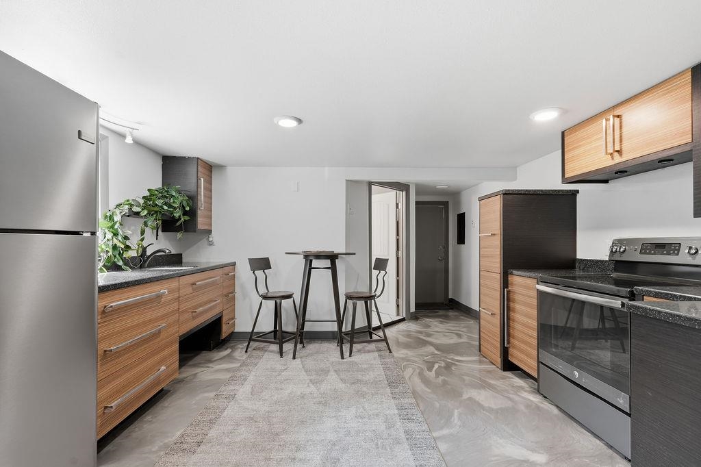 13804 E 16th Ave - Photo 32
