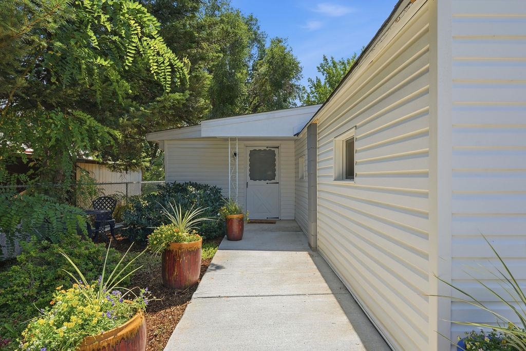 13804 E 16th Ave - Photo 29