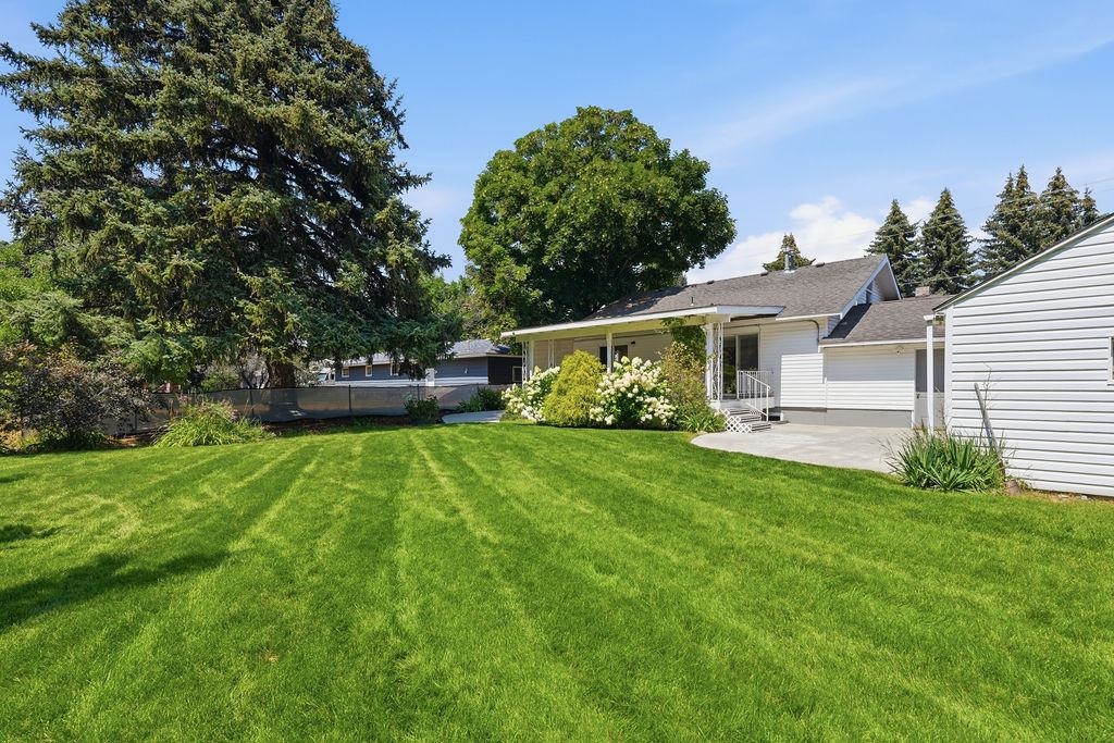 13804 E 16th Ave - Photo 44