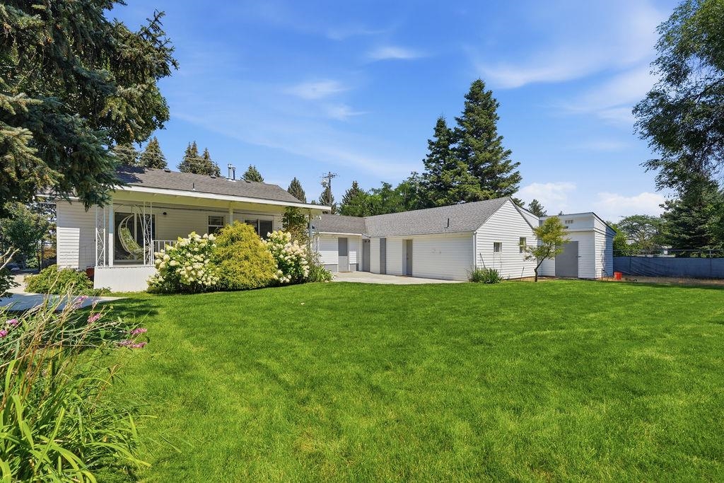 13804 E 16th Ave - Photo 43