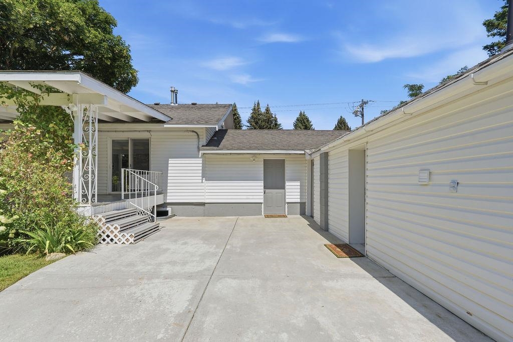 13804 E 16th Ave - Photo 46