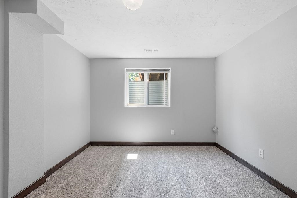 13804 E 16th Ave - Photo 26