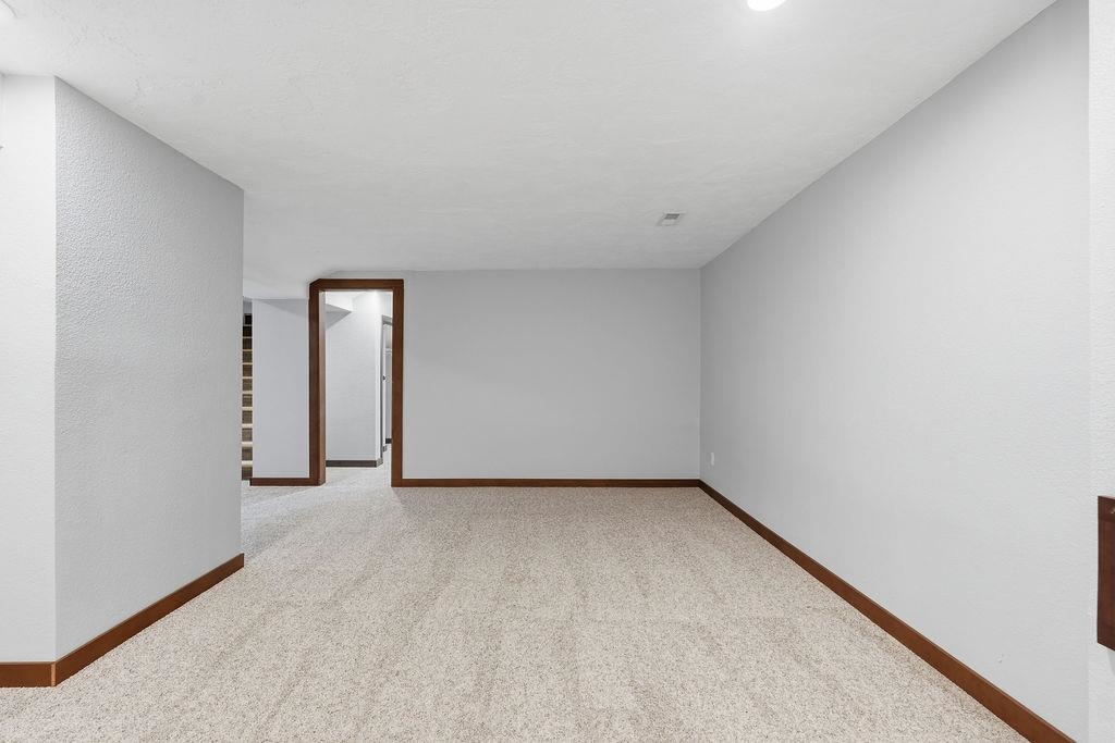 13804 E 16th Ave - Photo 22
