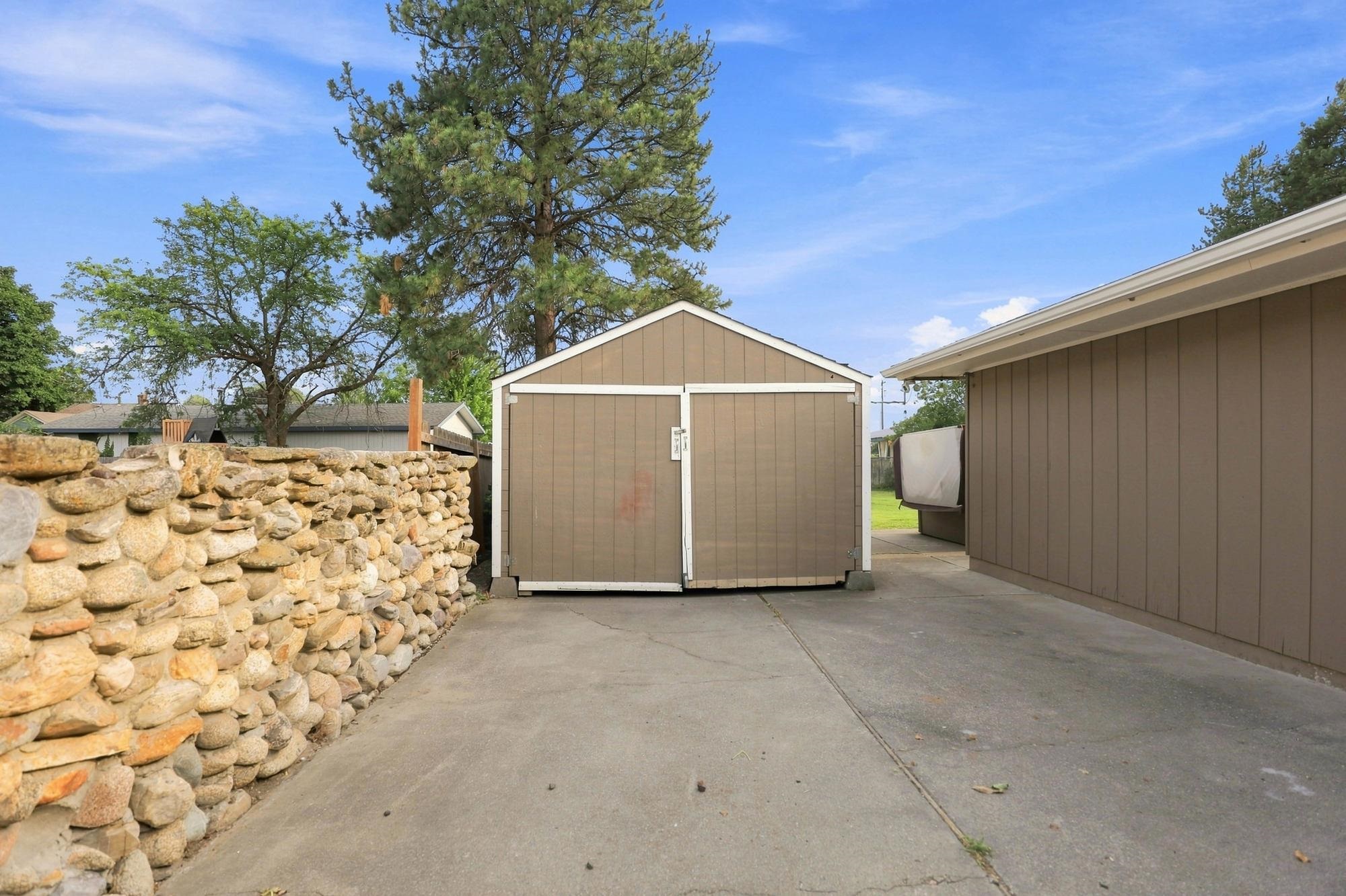 13916 E Mallon Ave - Photo 36