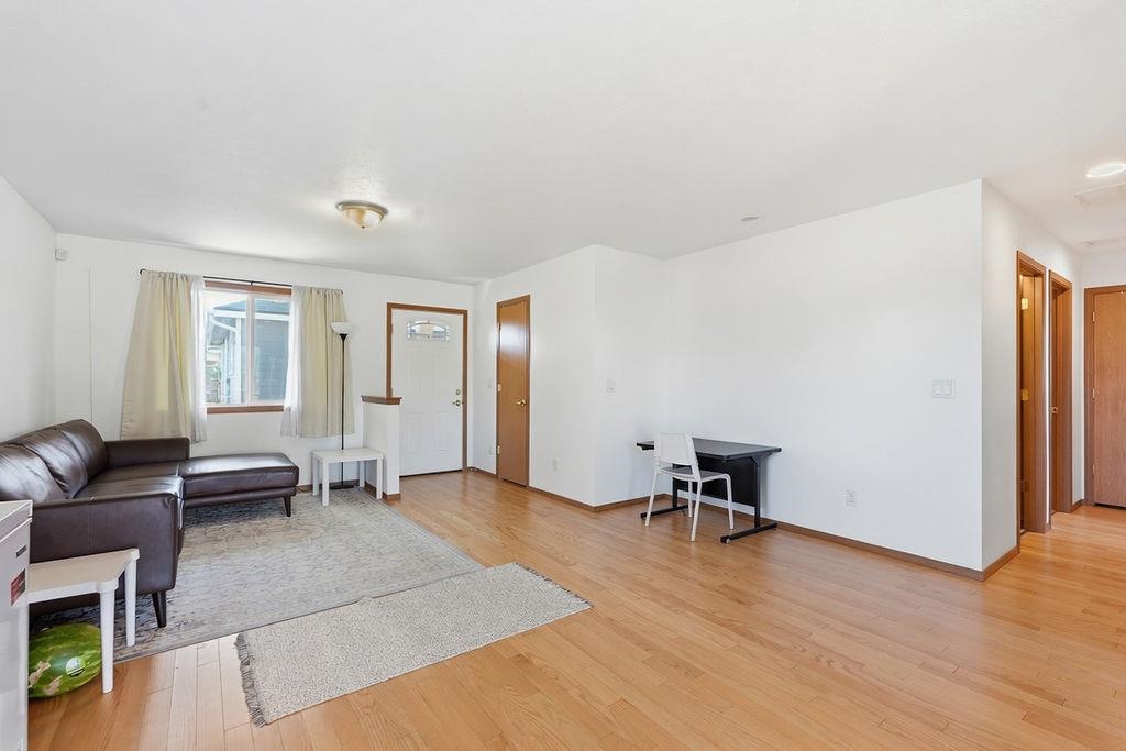 7125 N Crestline St - Photo 3
