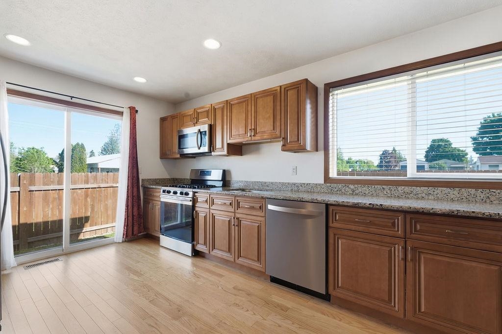 7125 N Crestline St - Photo 5