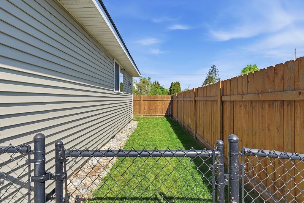 7125 N Crestline St - Photo 20