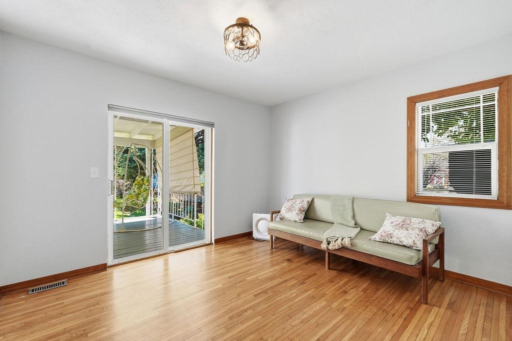 13804 E 16th Ave - Photo 18
