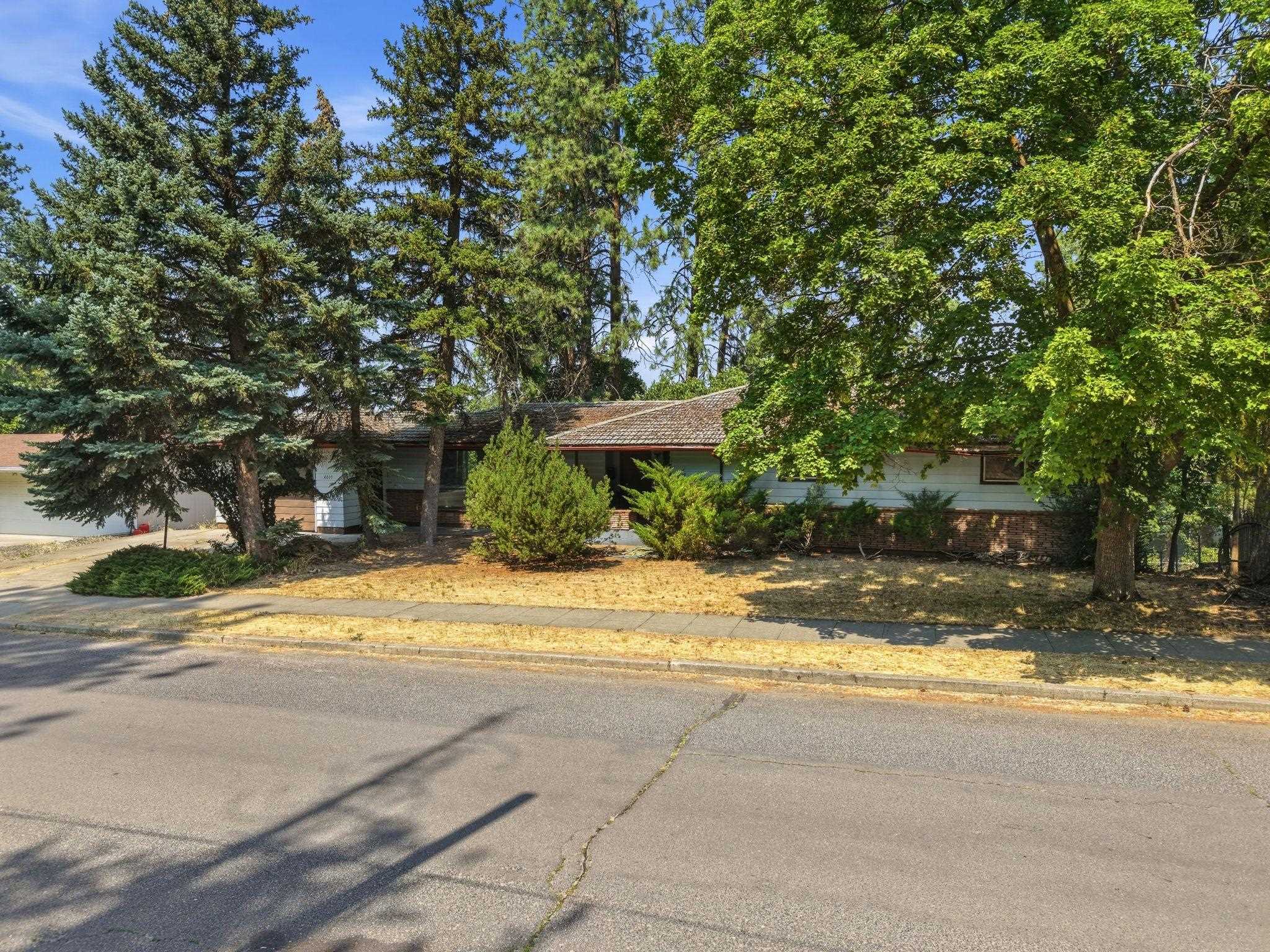 4015 E 17th Ave - Photo 2