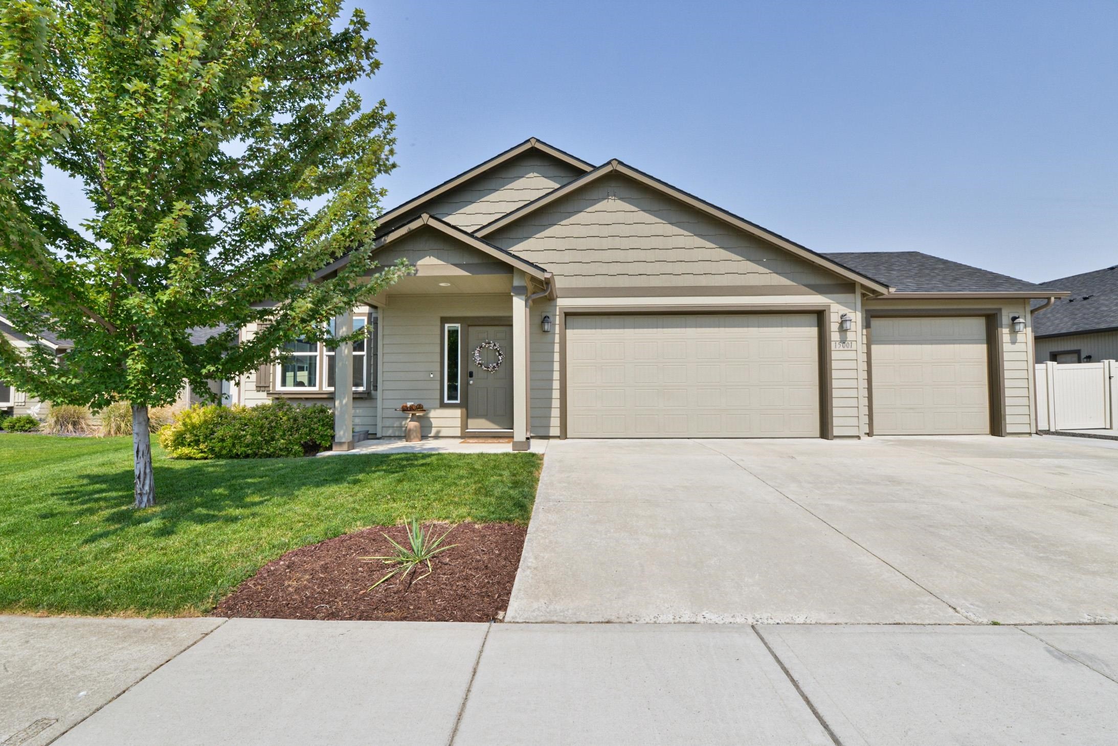 15001 E Crown Ave - Photo 1