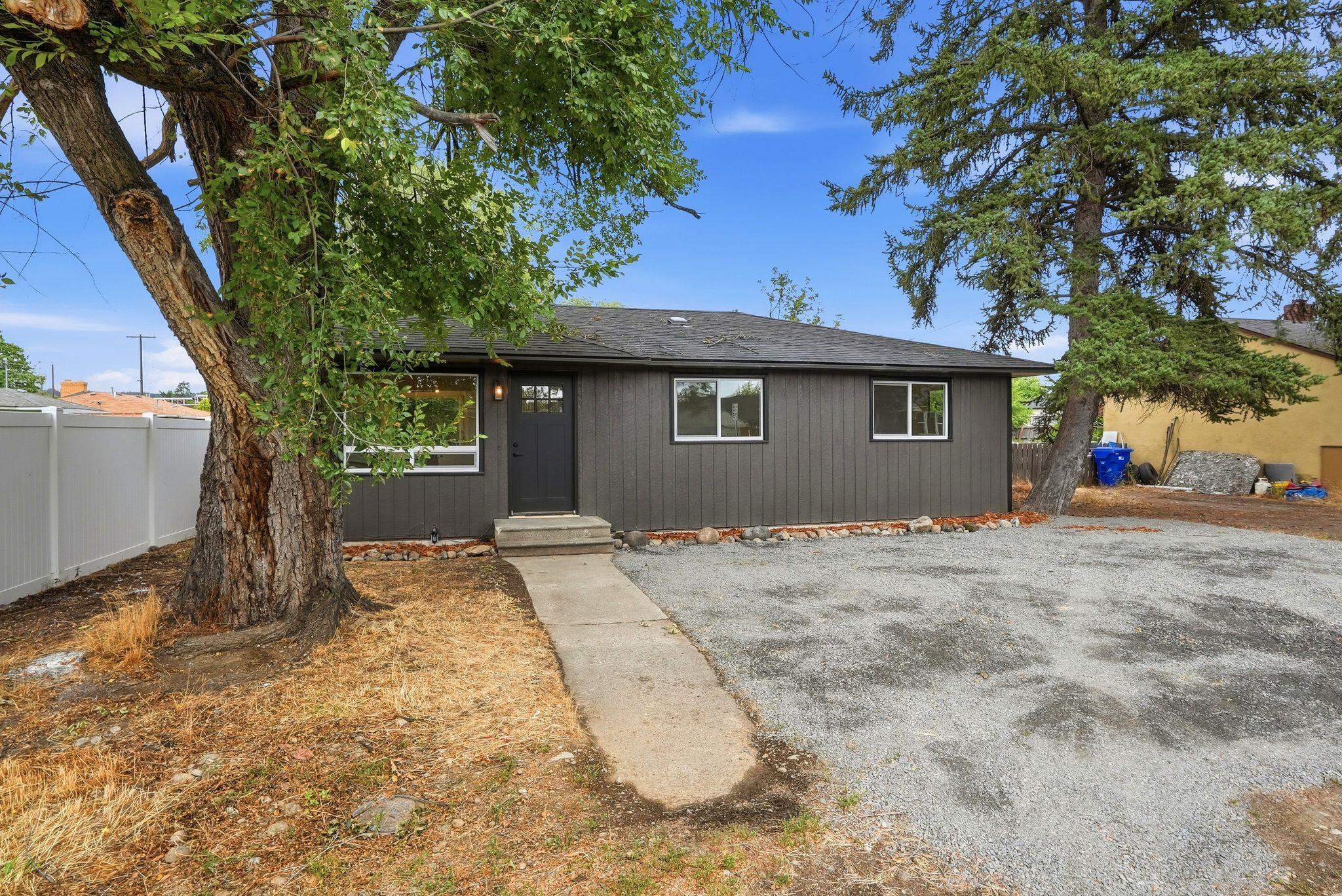 8309 E knox Ave - Photo 3