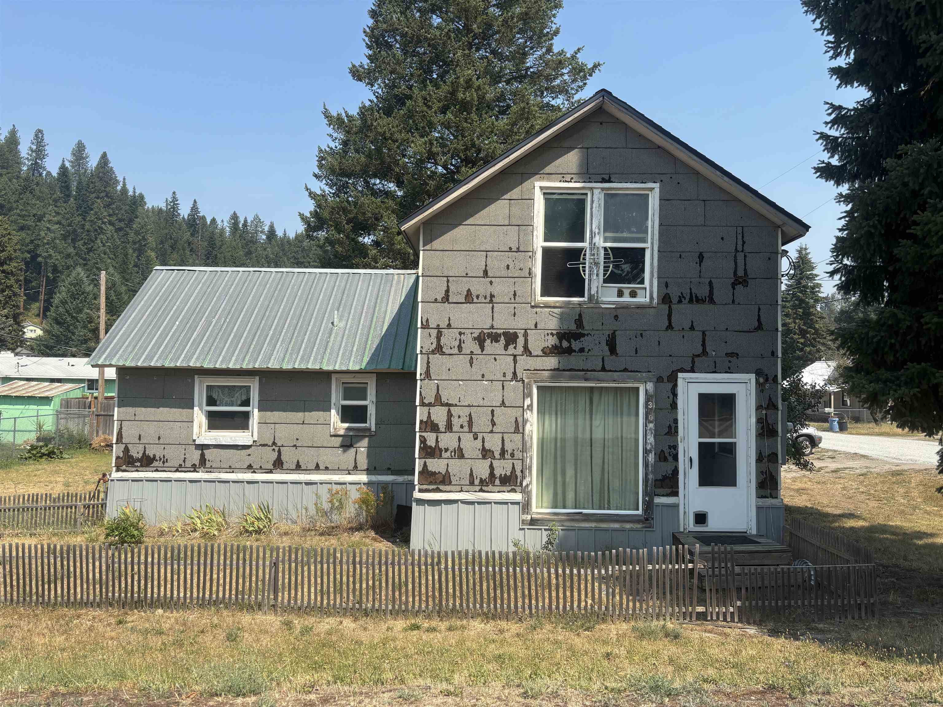 1300 W 1st Ave - Photo 1