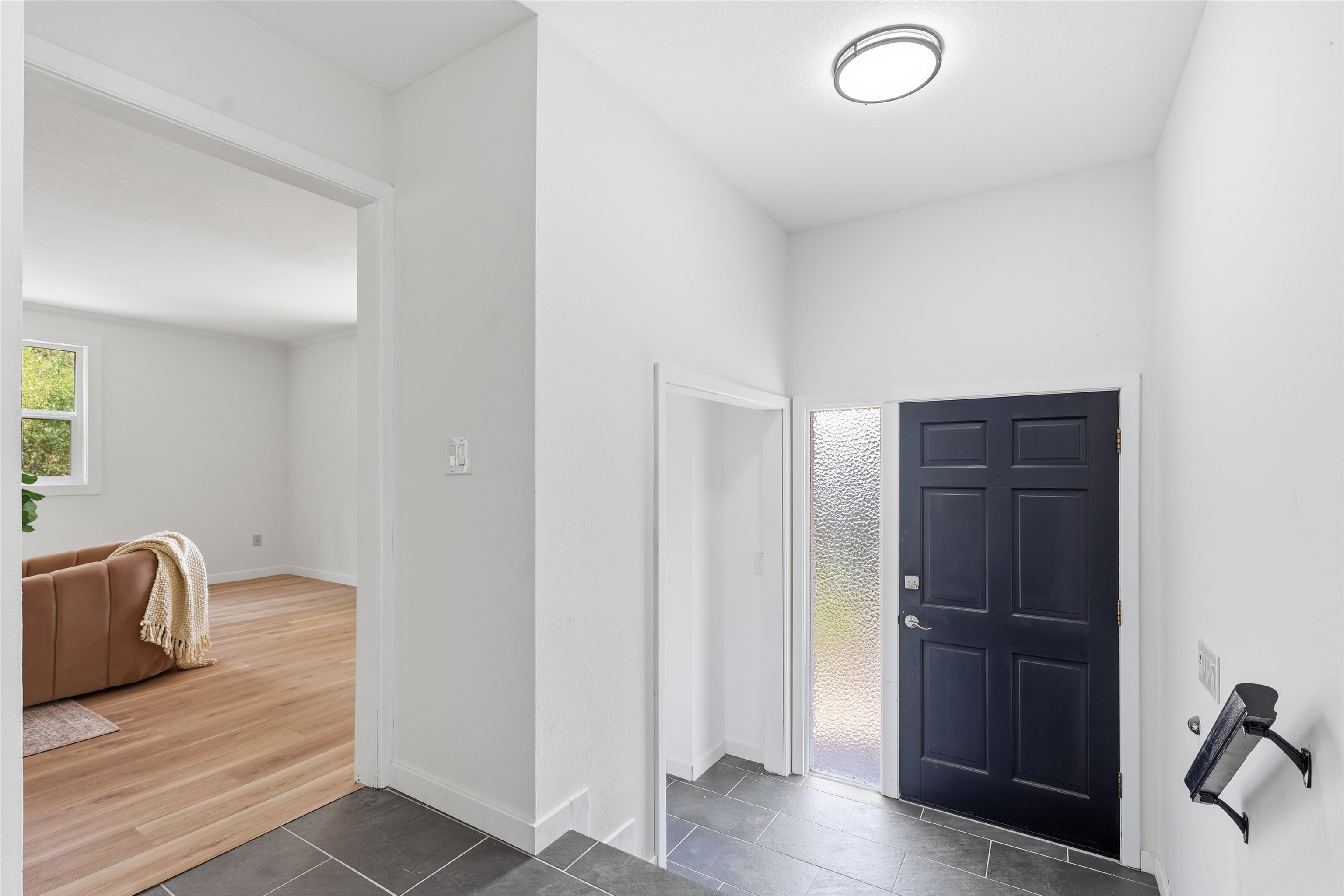 3660 W Rosamond Ave - Photo 3