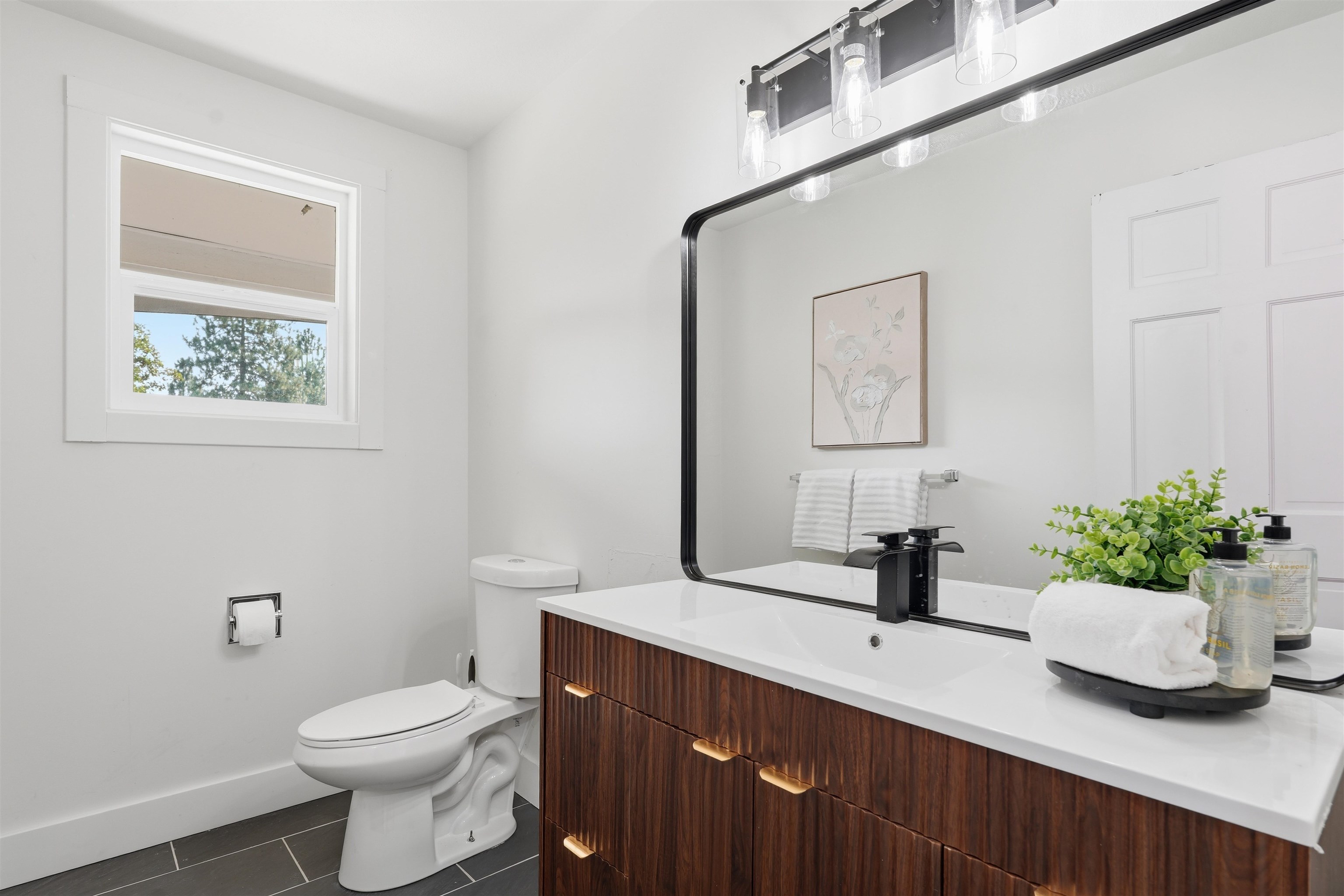 3660 W Rosamond Ave - Photo 5