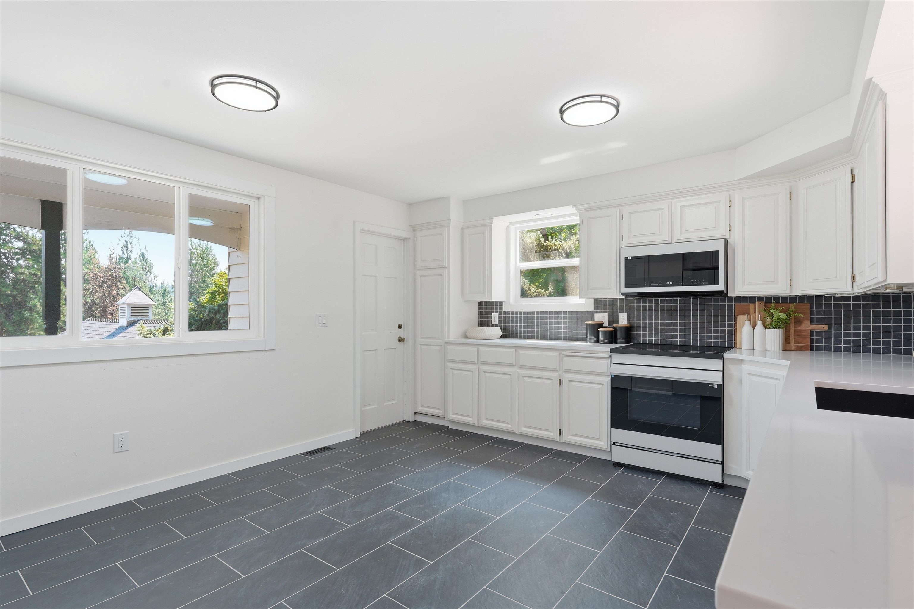 3660 W Rosamond Ave - Photo 6