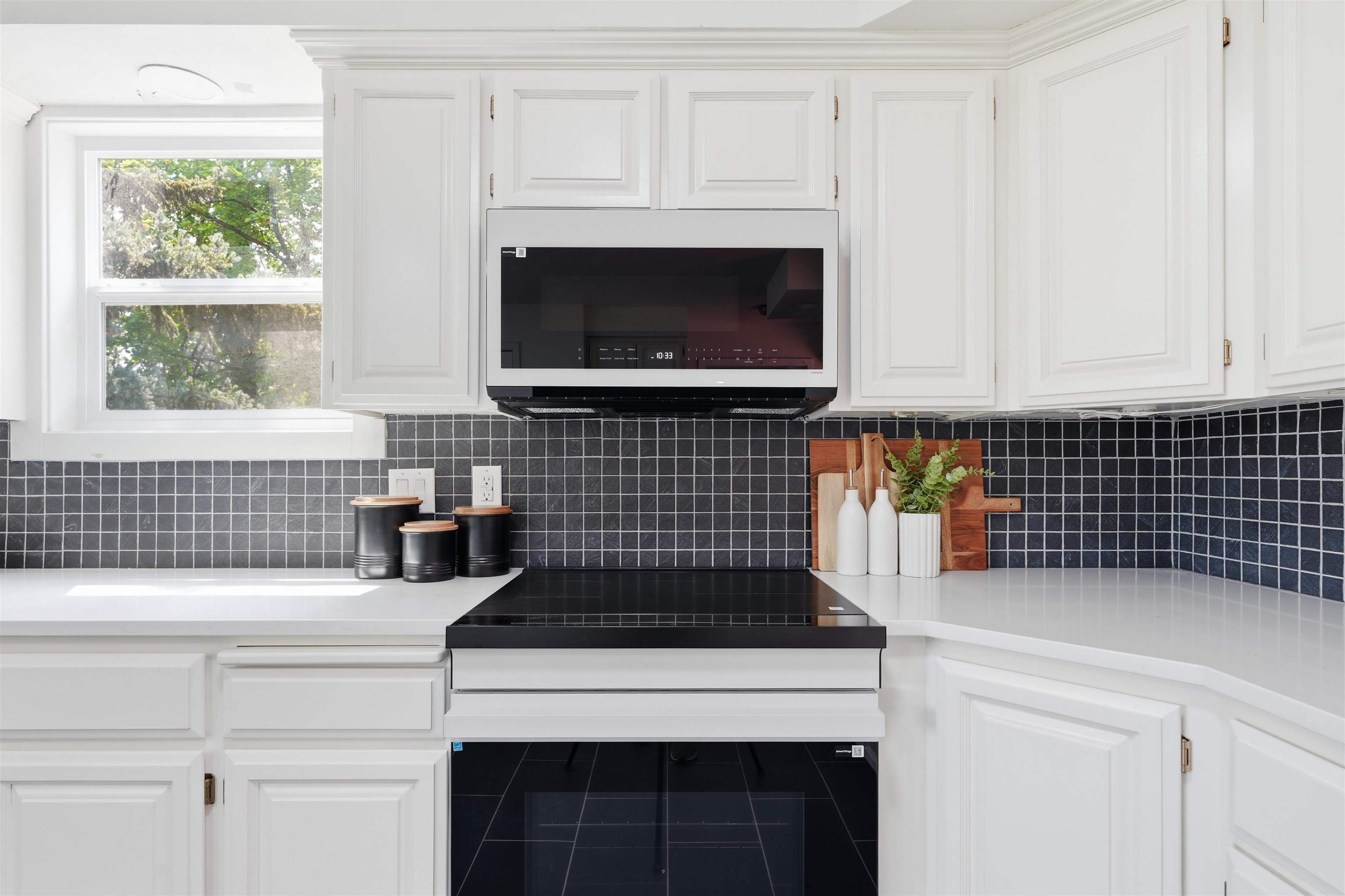 3660 W Rosamond Ave - Photo 10