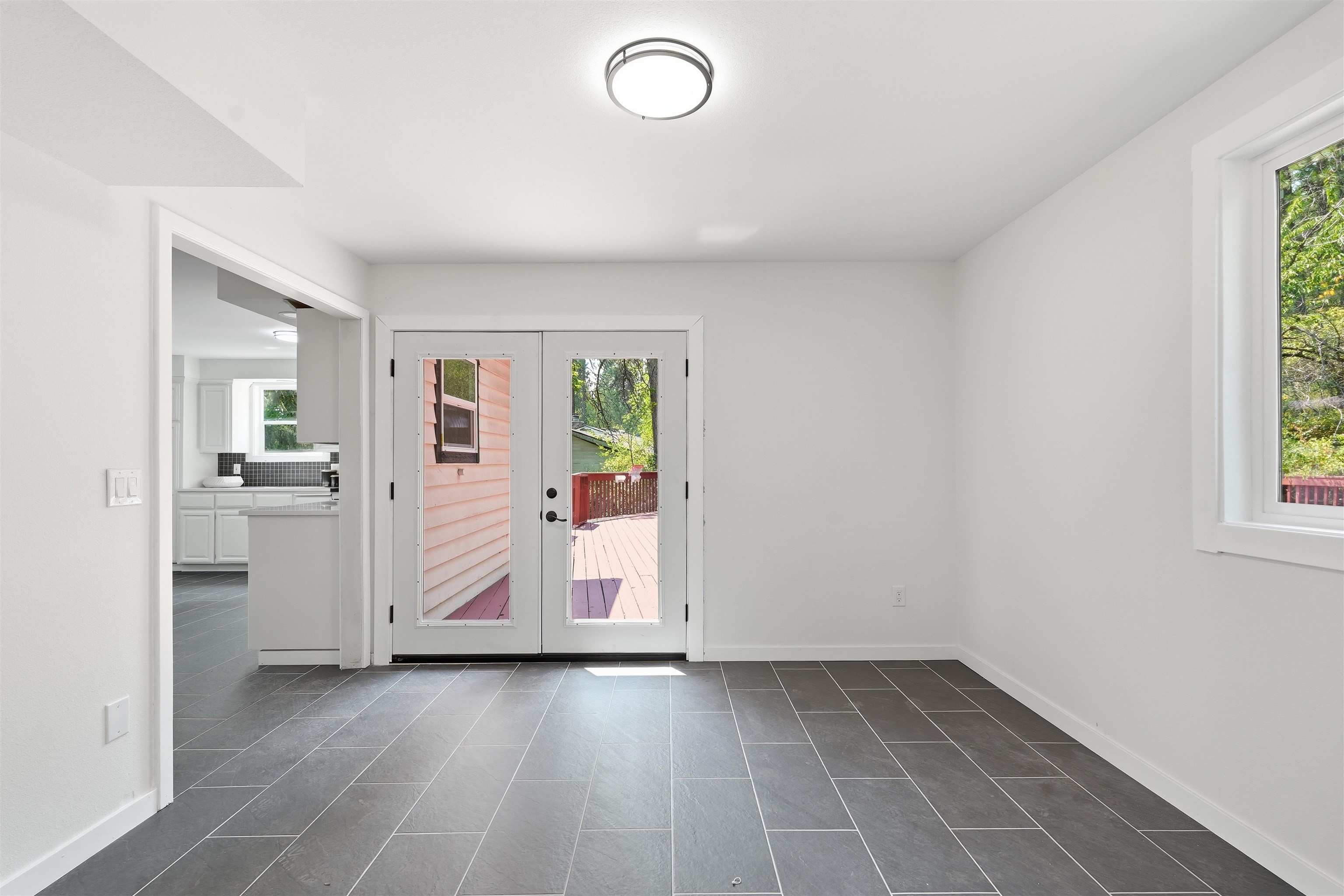 3660 W Rosamond Ave - Photo 12
