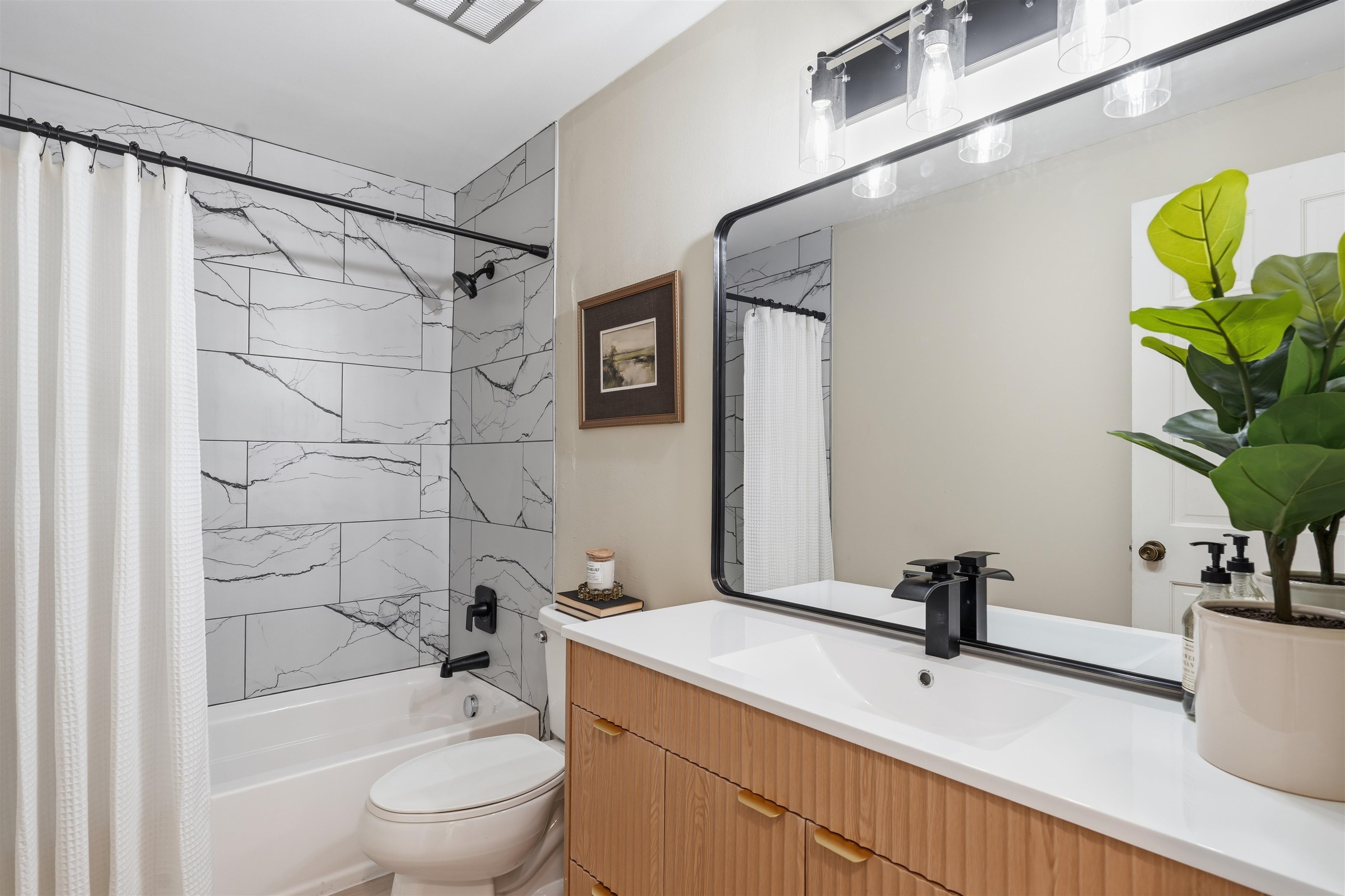 3660 W Rosamond Ave - Photo 24