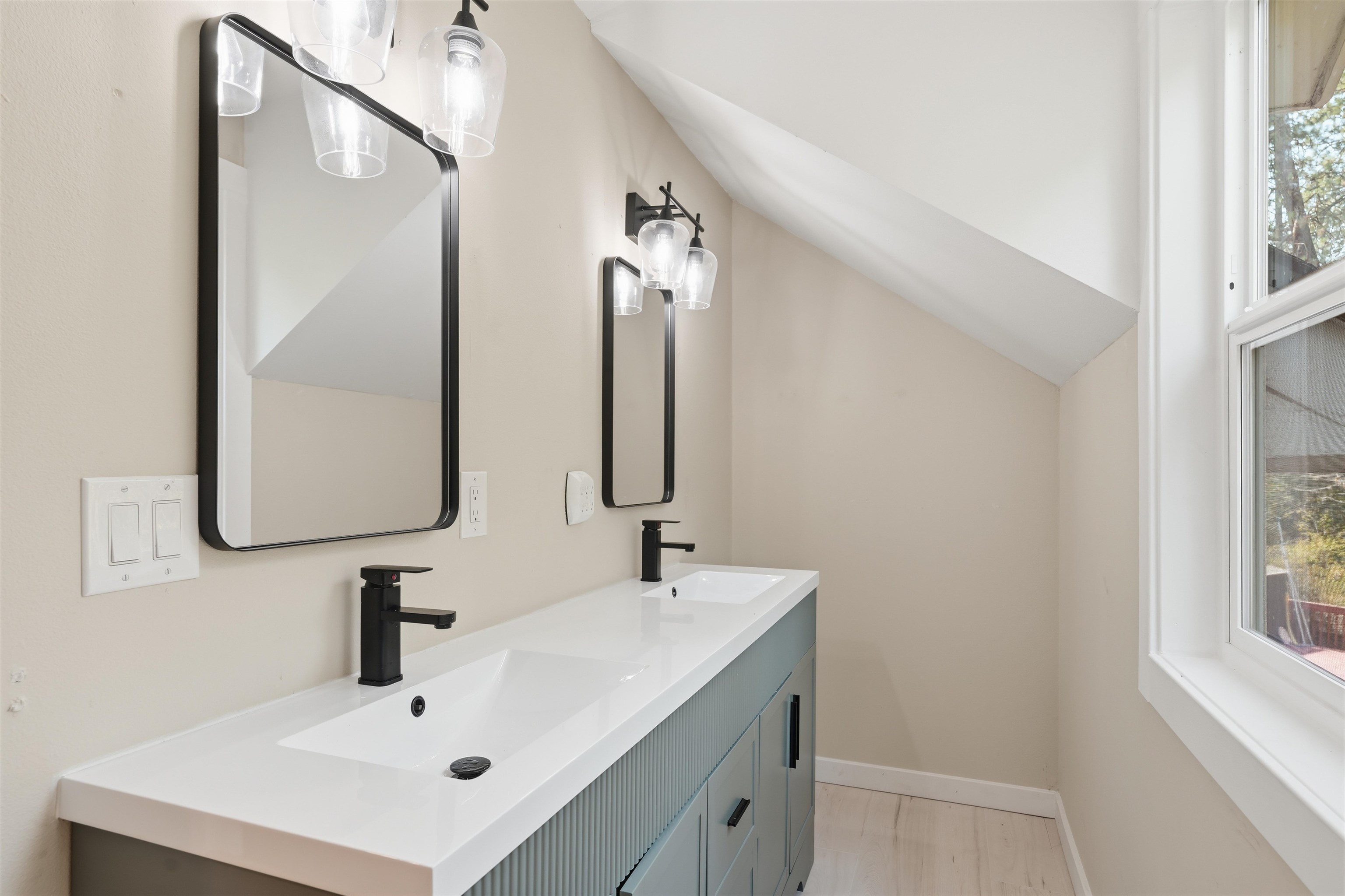 3660 W Rosamond Ave - Photo 30