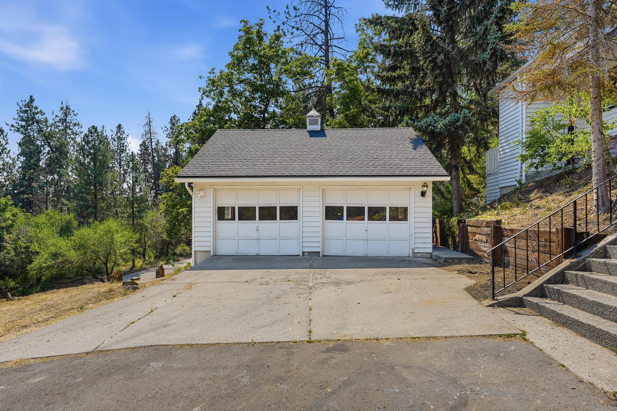 3660 W Rosamond Ave - Photo 41