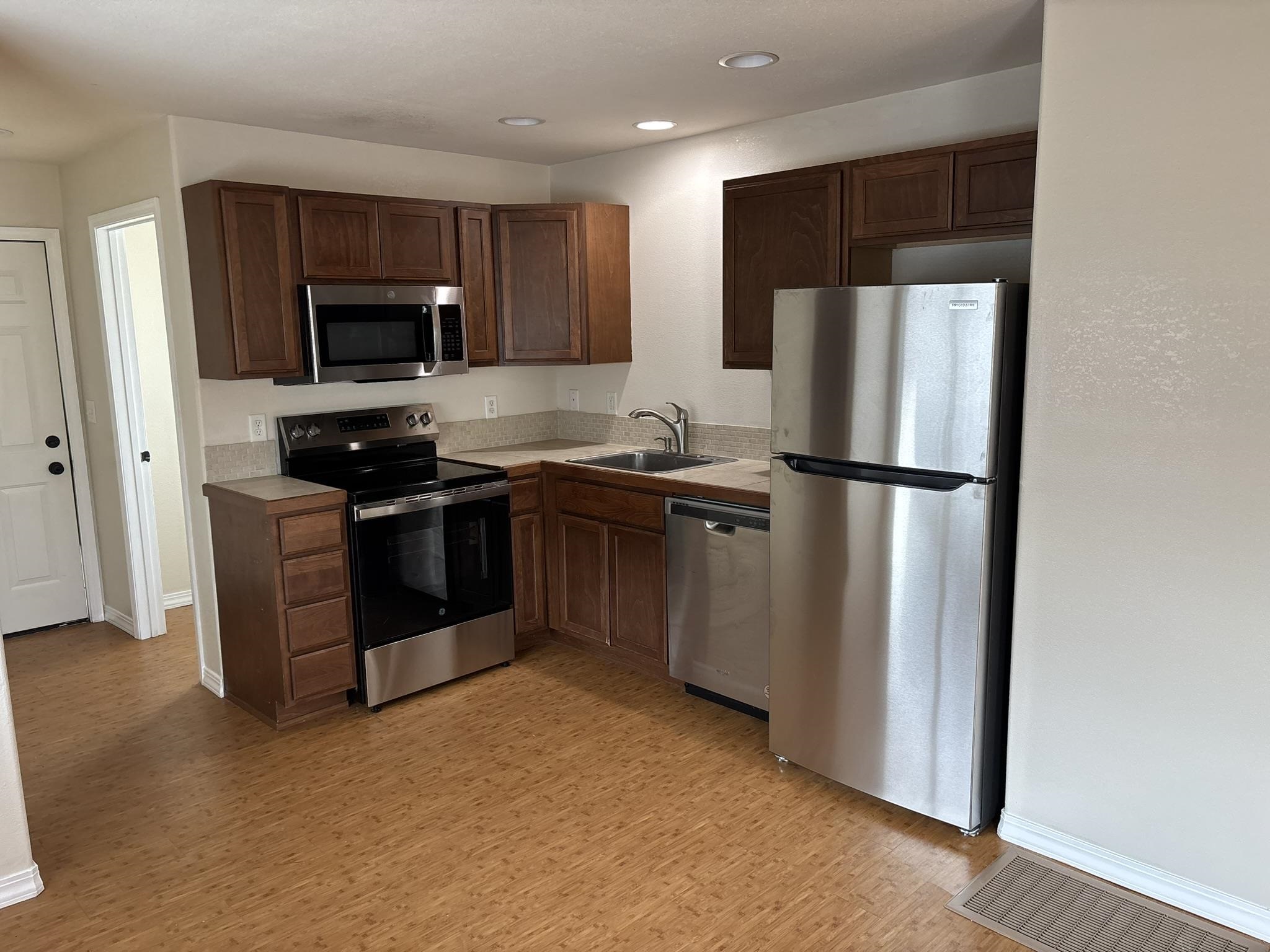 708 E Providence Ave - Photo 3