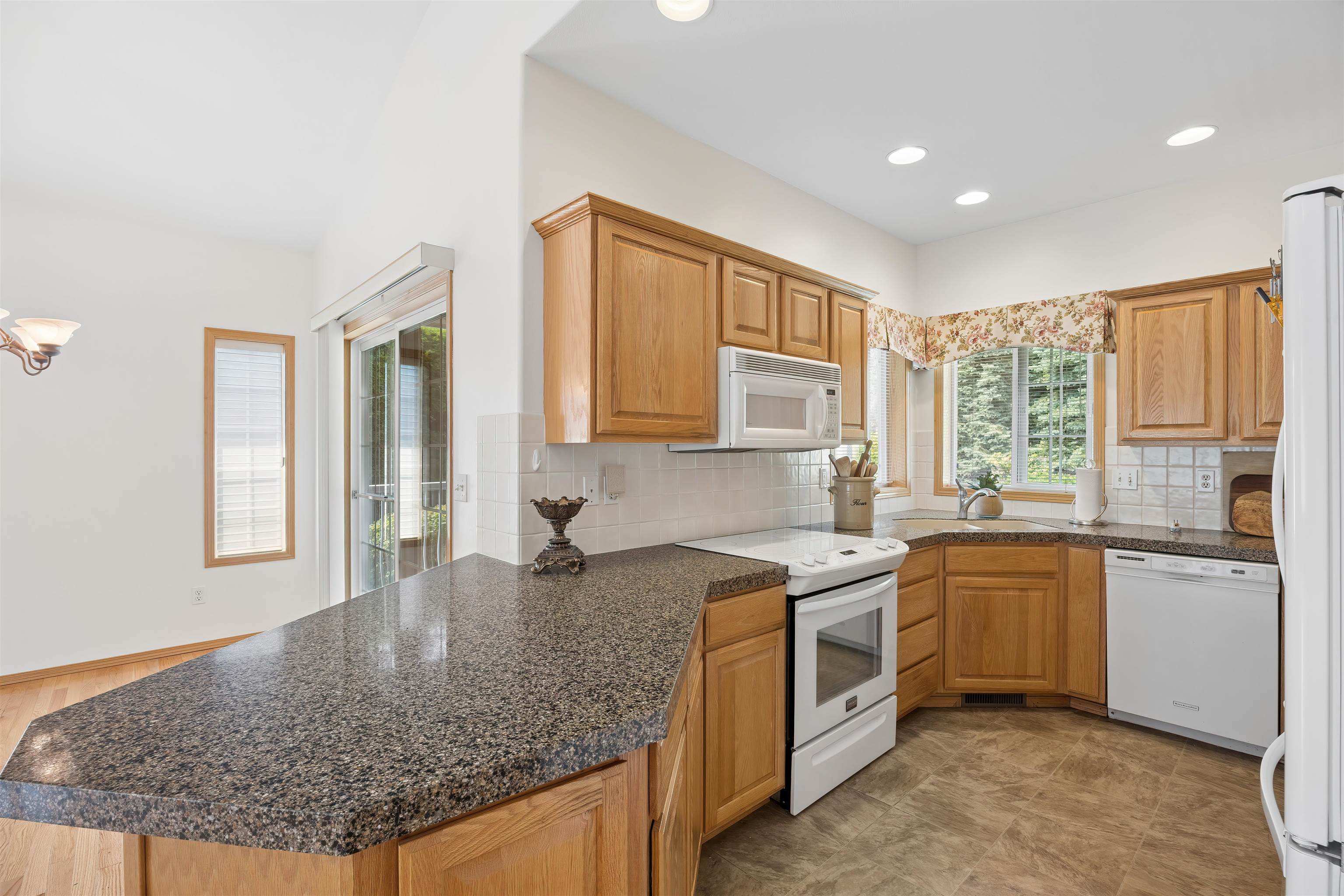 7015 N East Bluff Ct - Photo 22