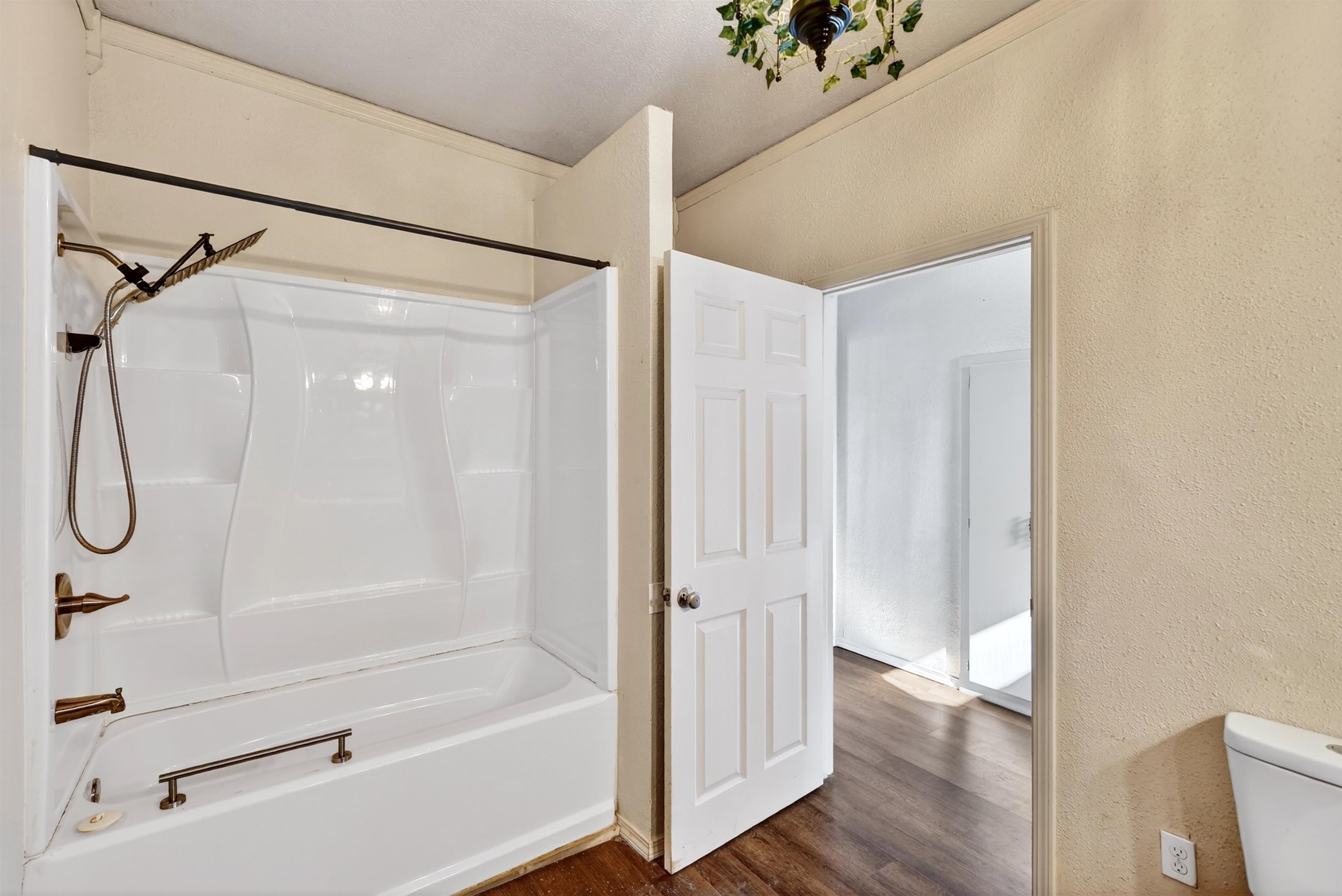 1203 E Broad Ave - Photo 4