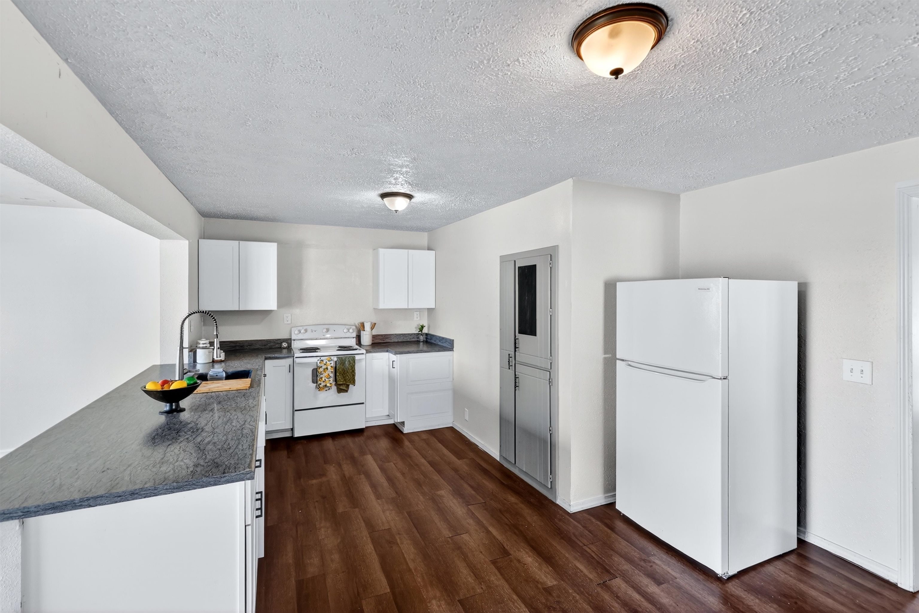 1203 E Broad Ave - Photo 16