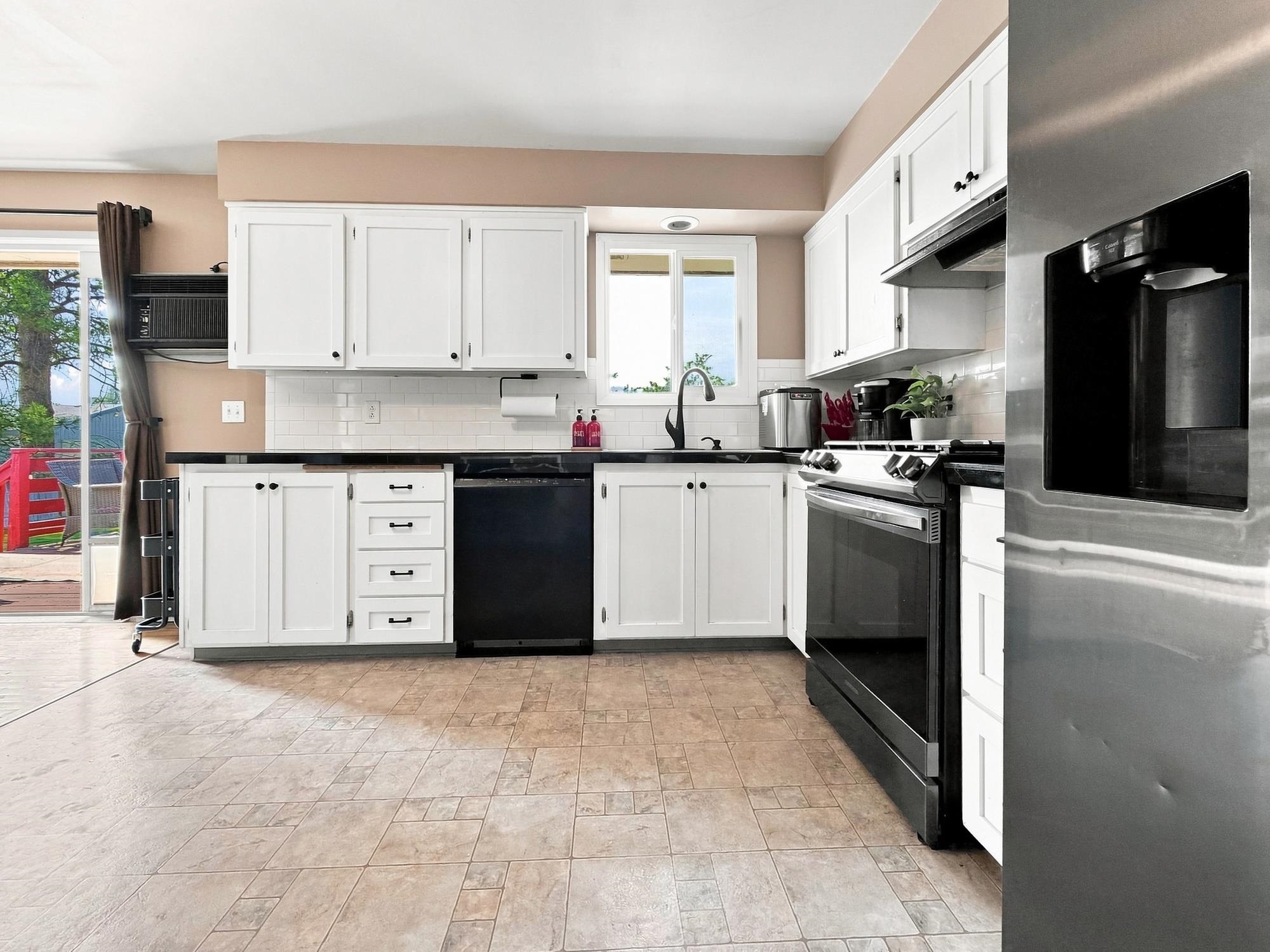 13916 E Mallon Ave - Photo 9