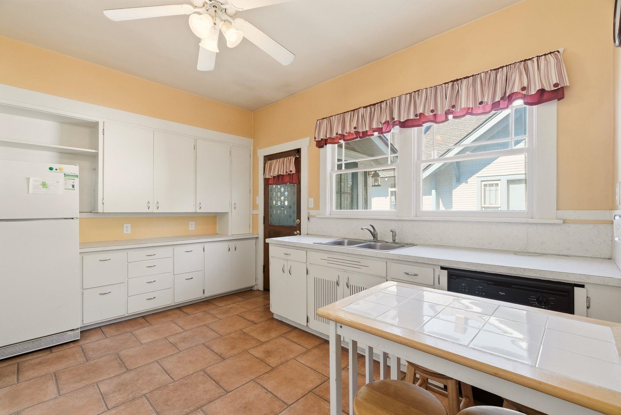 1018 E Sharp Ave - Photo 13