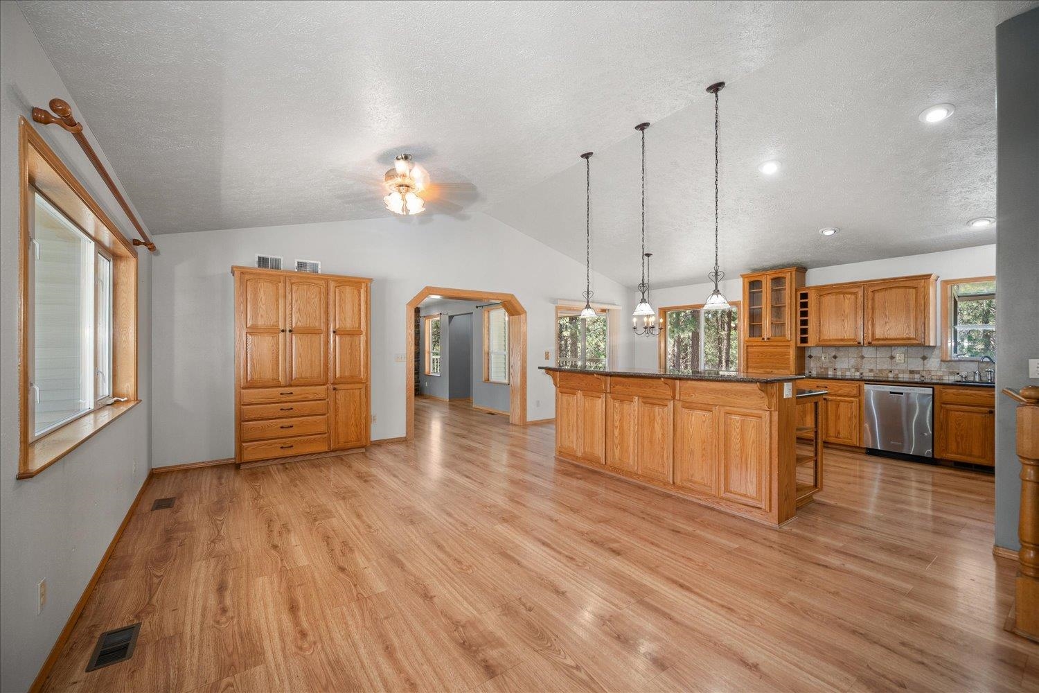 1110 S Brooks Rd - Photo 6