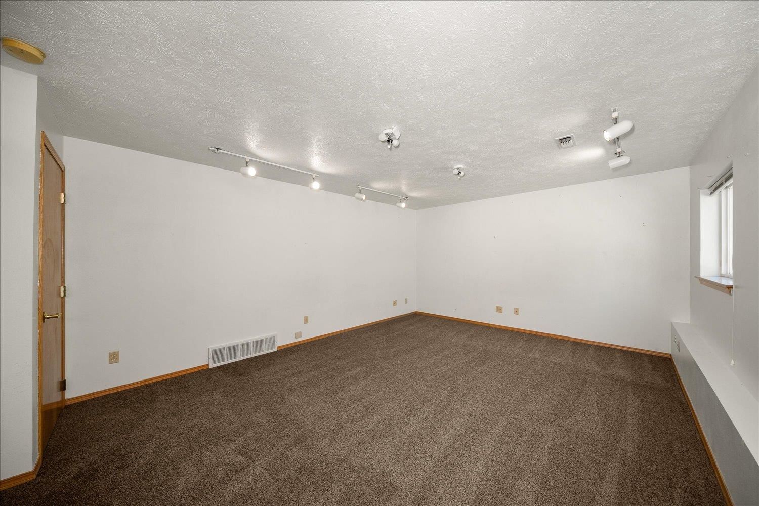 1110 S Brooks Rd - Photo 32