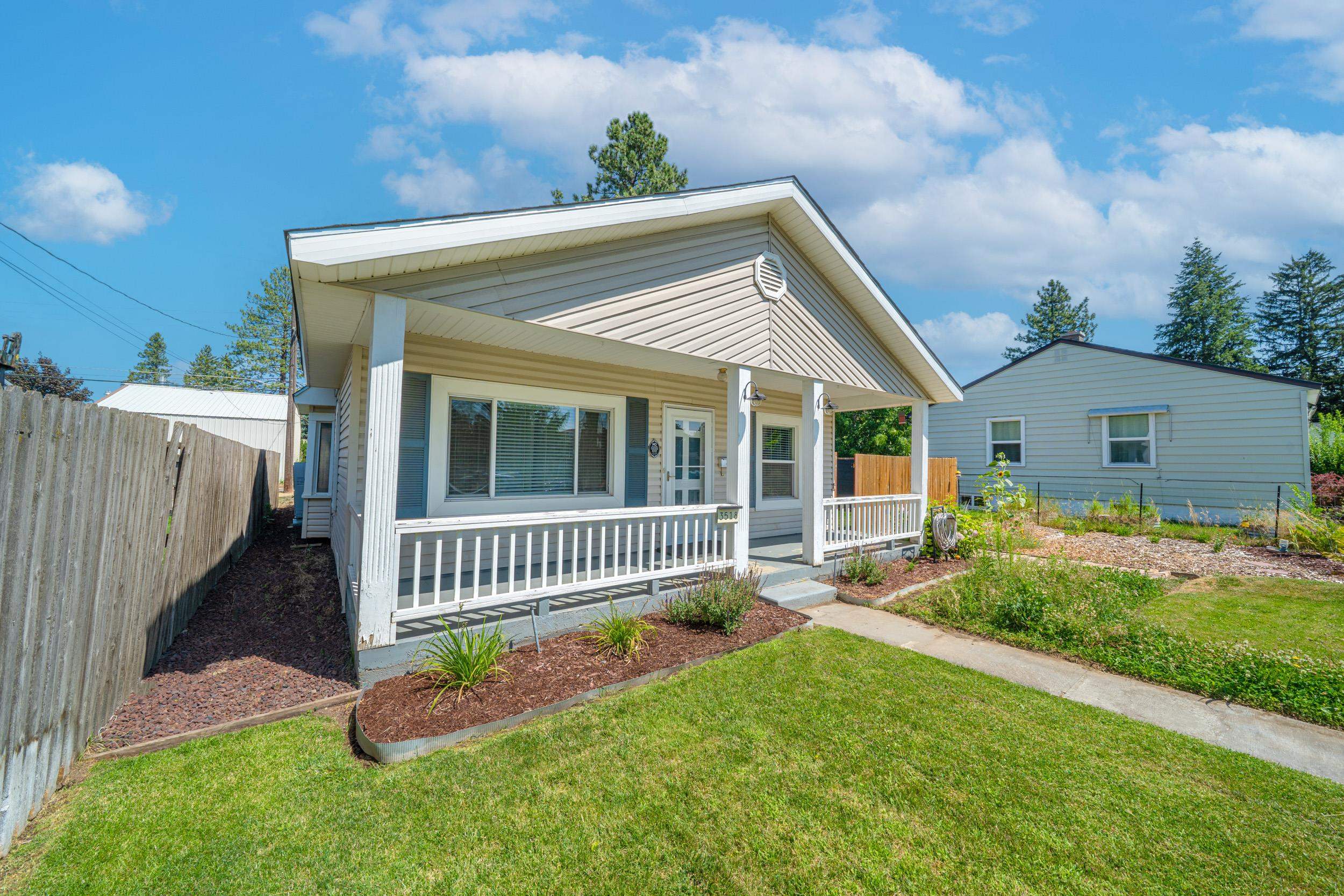 3518 W Hoffman Ave - Photo 1
