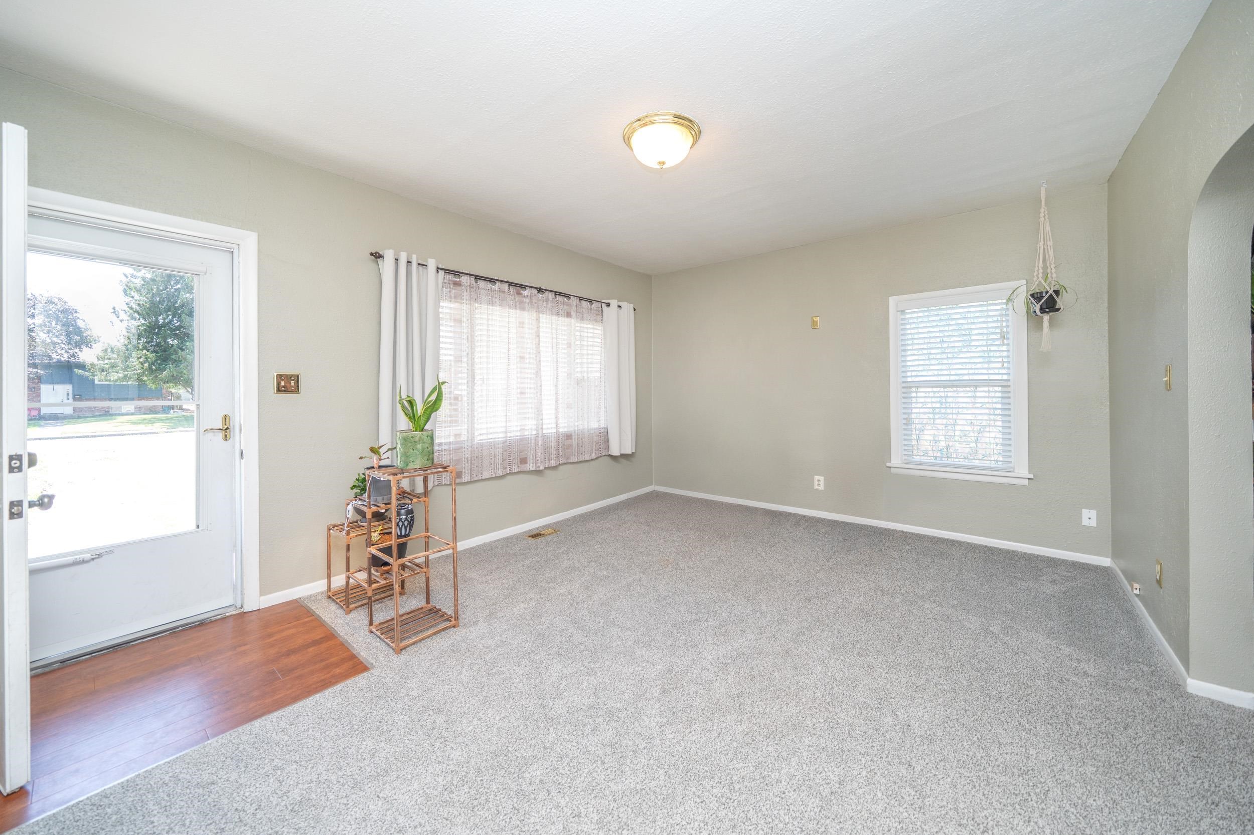 3518 W Hoffman Ave - Photo 9