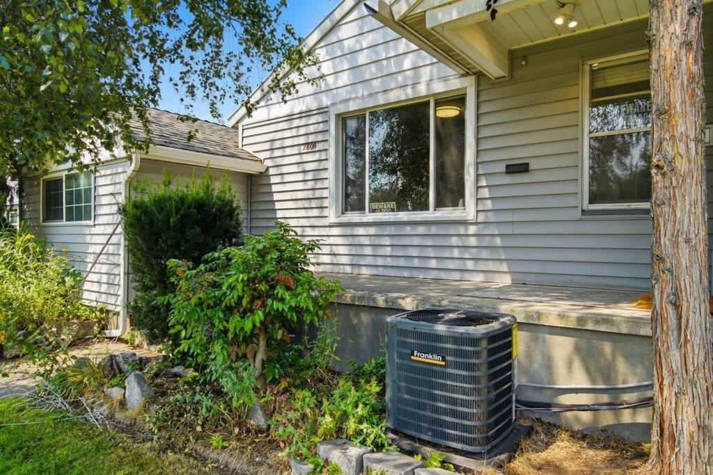 2804 W LONGFELLOW AVE. Ave - Photo 3