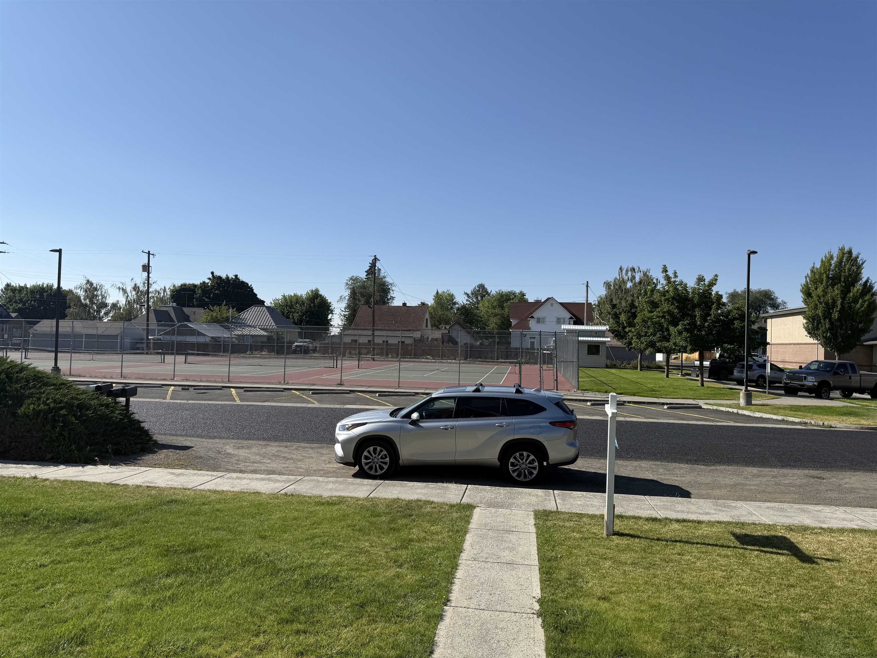 520 Marshall St - Photo 5