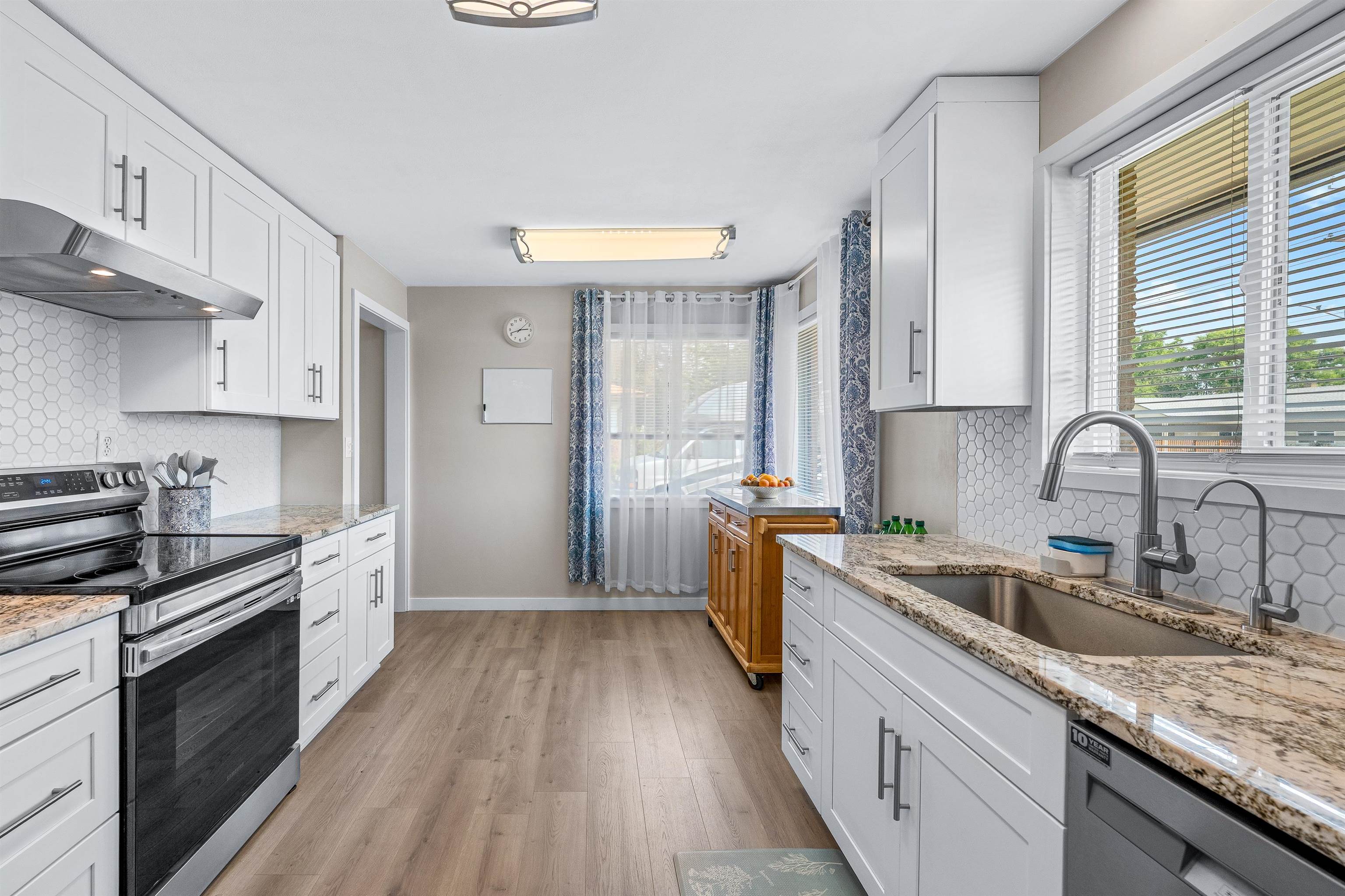 11207 E Broadway Ave - Photo 10