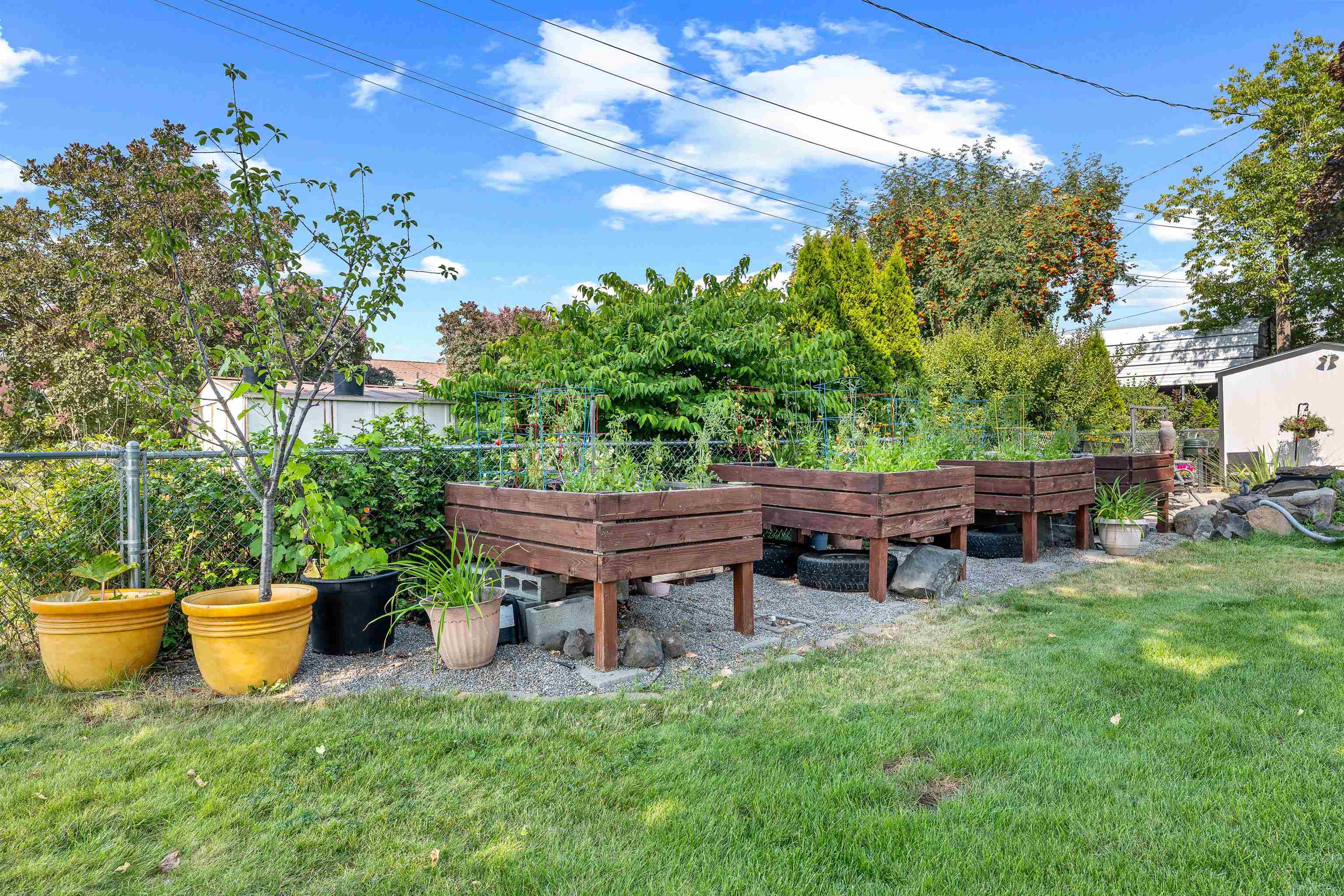 11207 E Broadway Ave - Photo 36