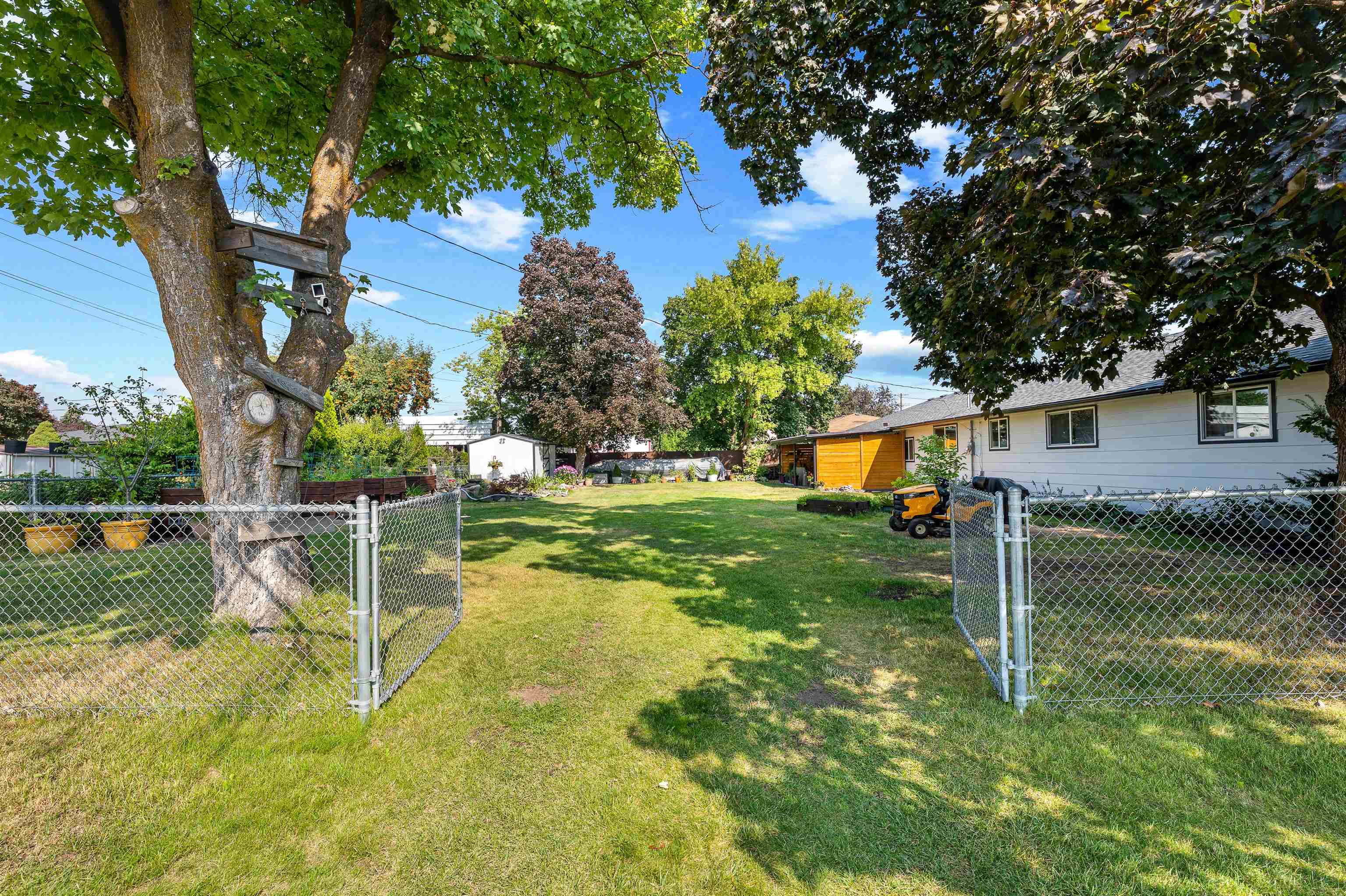 11207 E Broadway Ave - Photo 39