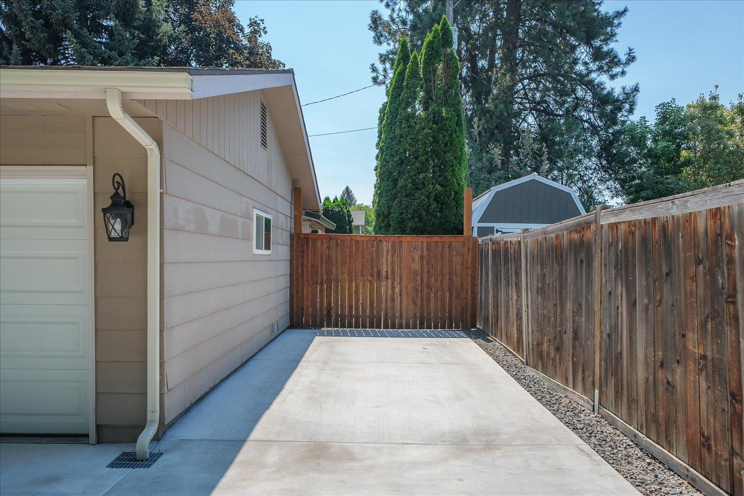 2004 E 55th Ave - Photo 45