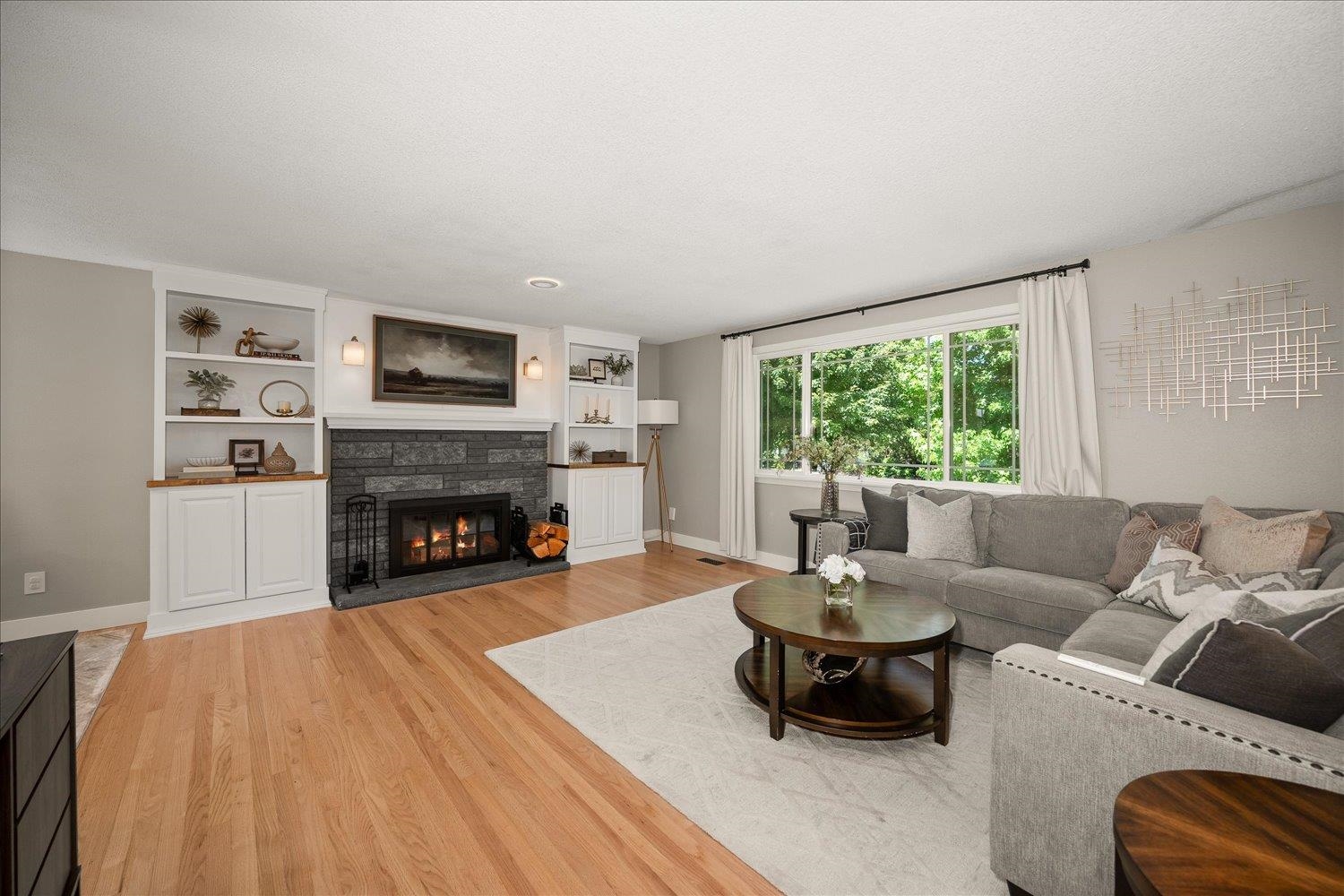 2004 E 55th Ave - Photo 3