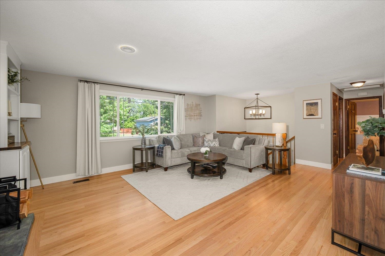 2004 E 55th Ave - Photo 6