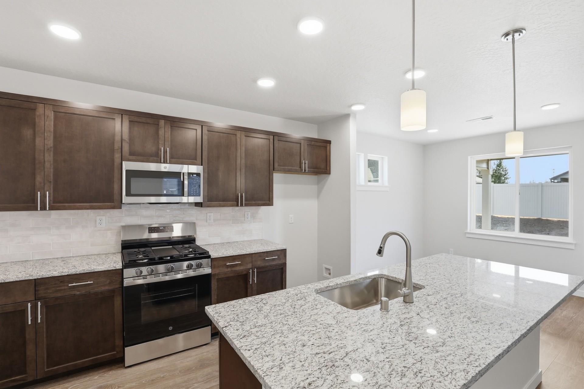 5311 N Ainsworth Ln - Photo 3