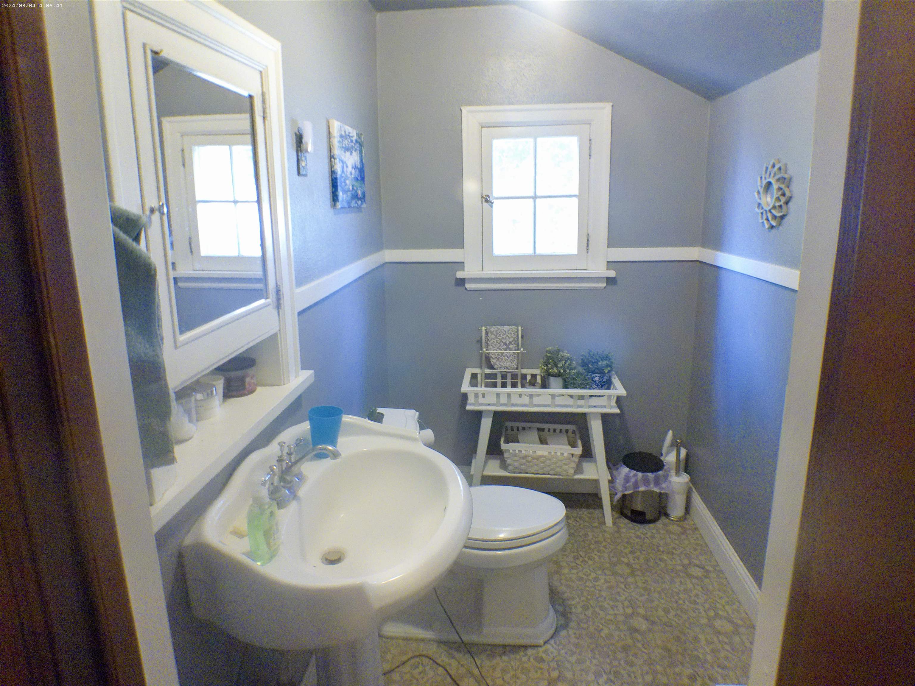 638 E 6th Ave - Photo 17